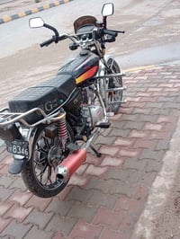 موديل 24 700 وبها مجال ٠٧٥٠٠٦٩٧٠٥٨