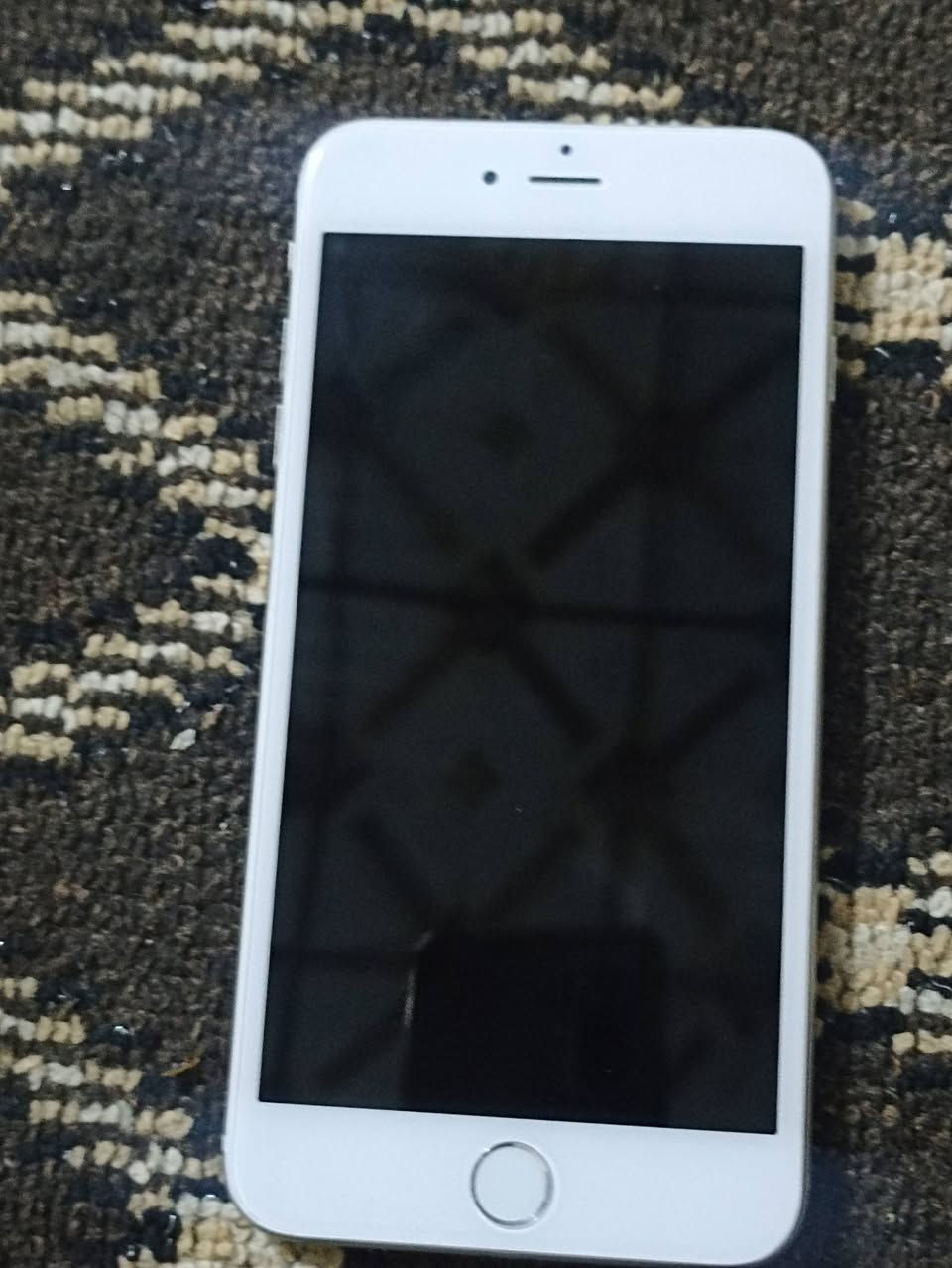 سلام عليكم مبايل ايفون 6 حجم كبير بطاريه 100 مبايل كله شغال سيم كرت شغال سمعات بس يردله ايسي مال شحن مبايل بعده جديد السعر 80 مكاني الفلوجه الشري ينتصل ***********
