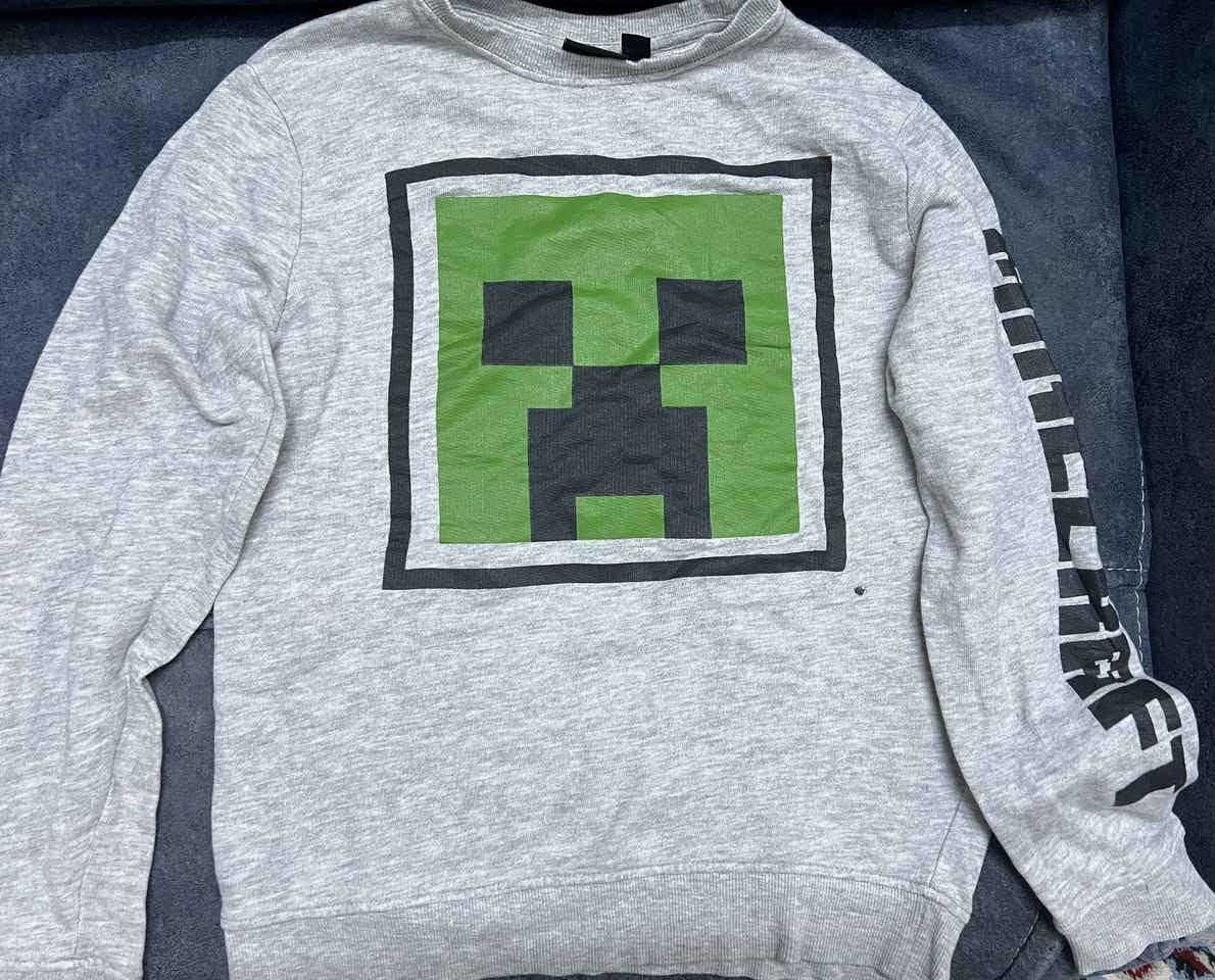 ماين كرافت سعر المجموعة 35 الف 
الأسود يلبس 8 سنوات والأبيض يلبسكم 10-11 سنة
توصيل بغداد 5


**إذا كنت صاحب هذا الإعلان وتريد حذفه لأي سبب، رجاءا أرسل رسالة إلى الدعم الفني**