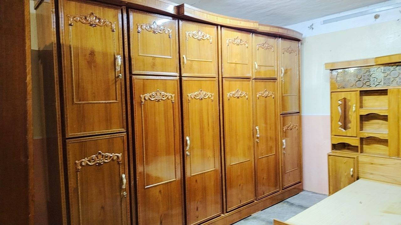 السلام عليكم يوجد غرفه مسرح ست قطع للبيع خشب صاج عراقي جديده السعر 950وبي مجال للاستفسار على هاذ الرقم *********** يوجدوتساب
