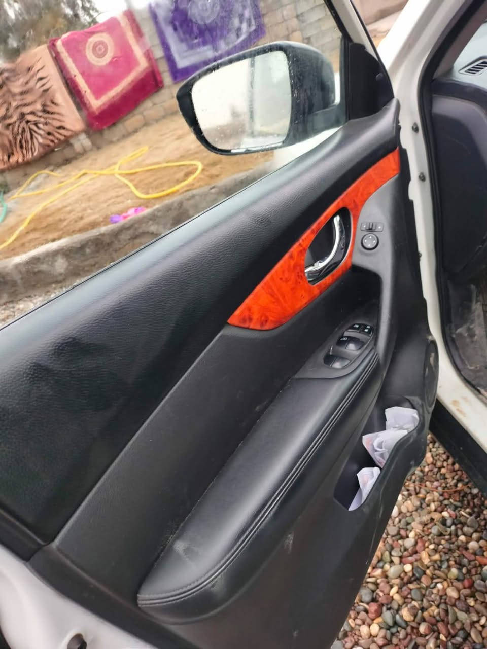 .السلام وعليكم نيسان روج موديل ١٩ فول بدون تنته اربع قطع بس انطيك حزامالسعر125 وبيه مجال حگ الجيه مو شراي لا تتصل***********
