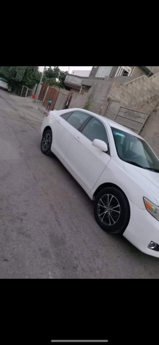 كامري ٢٠١٠ وارد امريكي بيه ربع جاملغ خلفي صبغ و الصندوك مبدل بلادي رقم و سنويه و هزه جديد باسمي و بيه كوبون بنزين صدر جديد تايرات جديد 
السعر 115 و بيه مجال  قليل 
العنوان كركوك للاستفسار ***********
