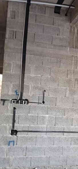 أستاذ عبدالله بعد ان اكمل دراسة العلوم السياسية أتجه الى دراسة الهندسة الكهربائية وبعد التخرج اتجه الى العمل الحر في تأسيس المنازل والمحلات يعد من أمهر المهندسين على مستوى المحافظة 
عبدالله شاب طموح جدا وصادق جدا وشغلو نضيف ودقيق الى ابعد حد 
اضافة الى ذالك قنوع من ناحية المادة ومايتعب ابو البيت ابد 

والآن جاهز مع كادر شرط البيت يومين ينفضوو
وأي نضام تحب يشتغلك حاضر شنو يخطر ابالك جاهز 

هذا والله من وراء القصد
للاستفسار اكثر يرجى مراسلته على الخاص او الواتساب***********
