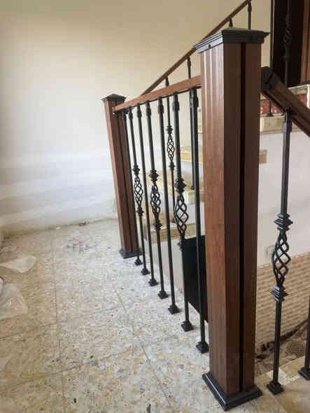 ✨ محجر المنيوم باعمدة حديد كلاسيك ✨
شغل راقـي ويضيف للمكان جمال وثبات بنفس الوقت.

المواصفات:
 • أعمدة حديد قوي مطلي electrostatic
 • نقوش كلاسيكية متناسقة
 • عمود رئيسي المنيوم  صاجي فاخر
 • تثبيت محكم ودقيق لكل قطعة

نشتغل حسب ذوق الزبون… وكل تفاصيل التصميم تتنفذ بقياسات مدروسة وبجودة عالية.
الخيارات كلها متوفرة: ألوان – نقوش – سماكات – ارتفاعات.

📍 معمل غيث الخزاعي للألمنيوم والديكور – الديوانية شارع السراي
📞 ***********
📞 ***********
