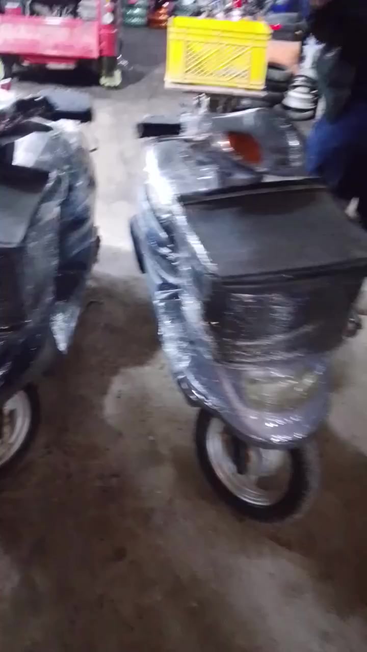 السلام عليكم عمي دراجات جوه سوك للبيع
ماكس 
وعصفوريه 
وجبلي 
وم سله +ام سله) كلمن وسعرهن وشراي بي خير ويدلل 
***********للتصال
