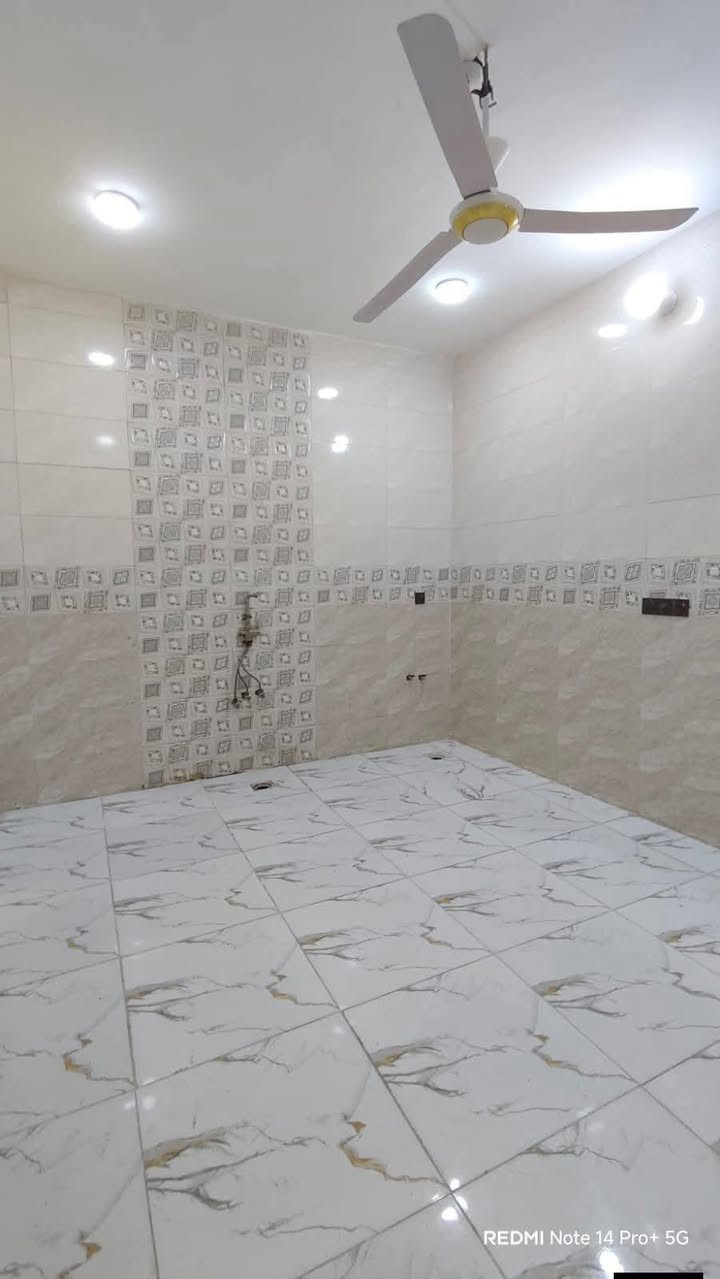 100 متر للبيع طابو زراعي سند 25 قرار محكمه
بسعر 38 وبي مجال بيع مستعجل 
عنوان البيت شارع المطار الصب مقابل قرية الغدير شارع المطحنه
البيت جاهز من خلاطات حنفيات مغاسل سخان ماطور خزان ماء
ربط ماء وكهرباء ومولد
بناء طابوق نهروان جمهوري صب تسليح مركزي اساس وسقف السطح مطبك شتايكر 
للاستفسار اتصل على *********** أو مراسله واتساب
