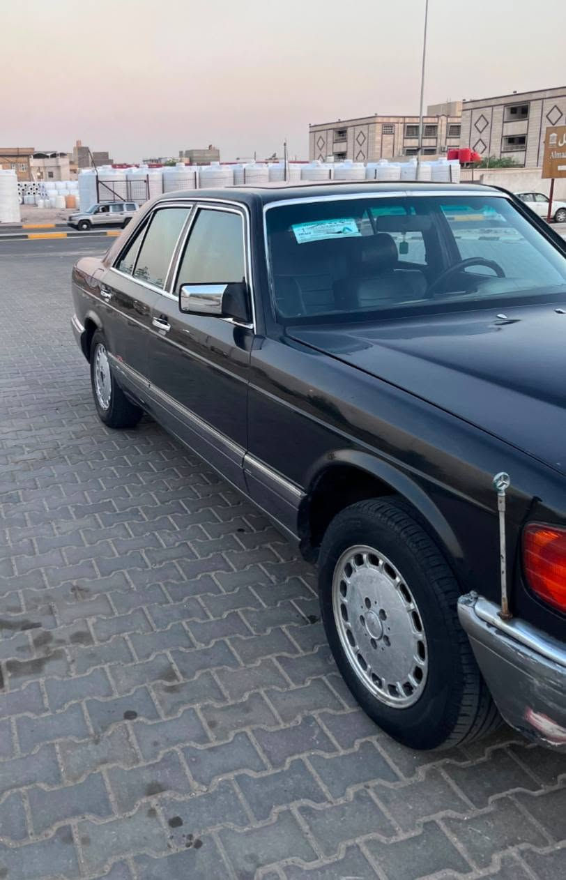 للبيع او مراوس 
مارسيدس رئاسي ٣٠٠
موديل ٩١
مكفوله من كصه ونقل وضربه
غرفه جلد اسود جديده
تخم تايرات 
فتحه سلايت عاطله
محرك وكير فيفيتي توب 
رقم ميسان 
سياره احلى من صور 
السعر ٥٨$ 
البصره. معقل *********** البصرة, العراق

