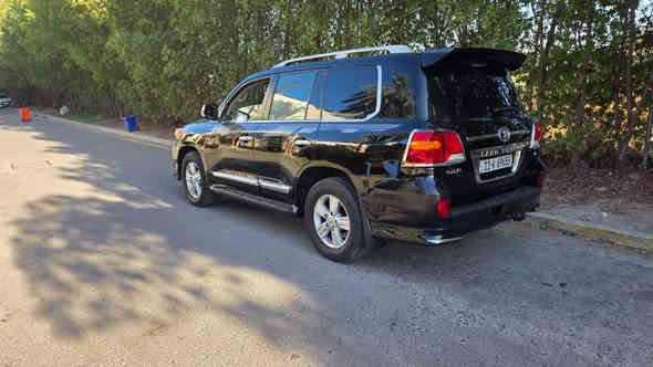 السلام عليكم 
لا ندكوز 14 فطيم مكفوله من الصبغ والضربه 
سلايت 
حساس خلفي امامي
 طفايه مري قلاب محرك 6 سلندر 
كرسي كهرباء شاشه 8 ايرباك رقم بغداد الجديد بسمي مكان سيارة بغداد العامريه 
***********
السعر ٣٥٧ ورقه قفل
