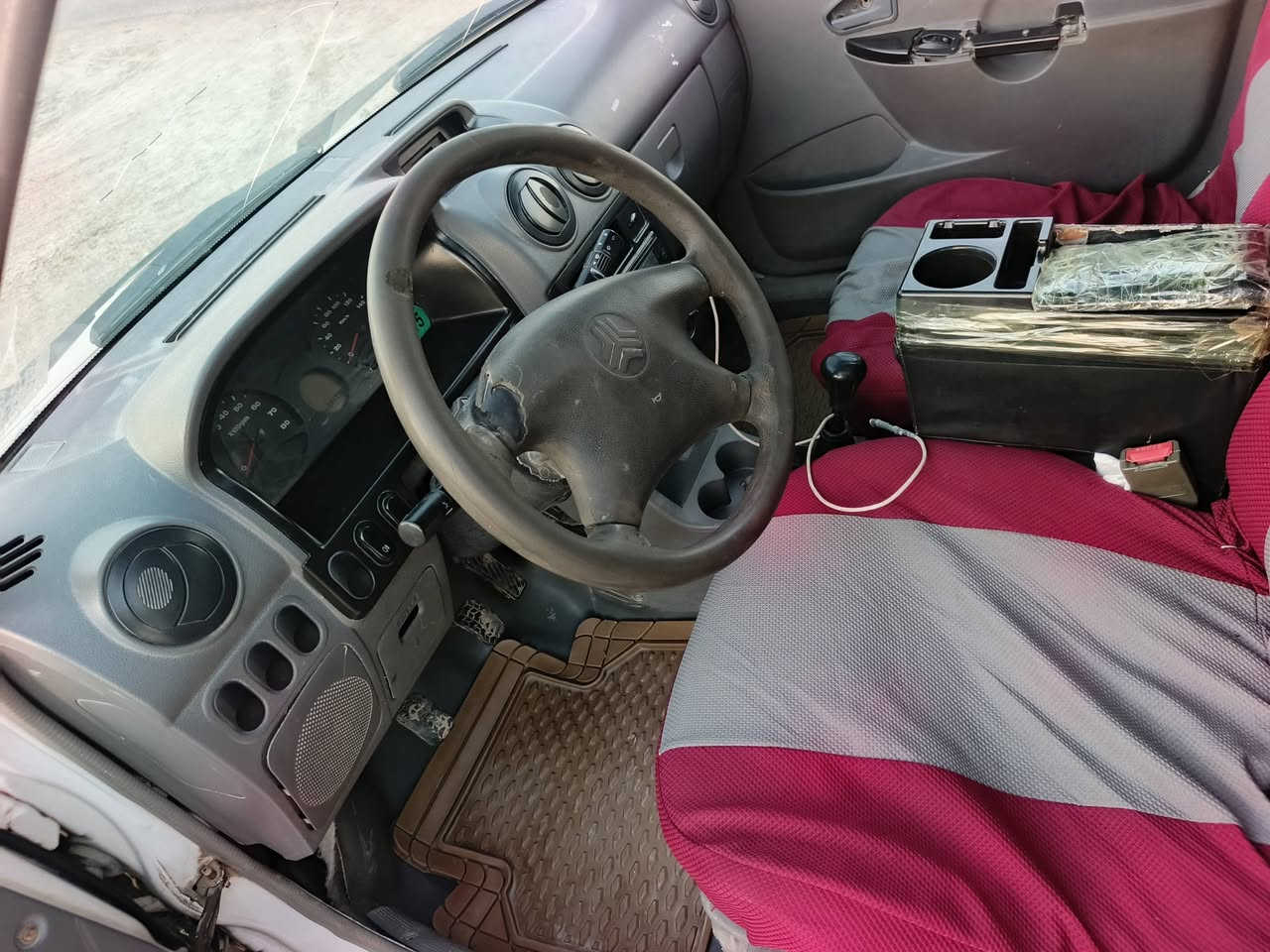 السلام عليكم سايبا ٢٠١١رقم قادسيه سياره مكفوله من التبديل والضربه سياره فقط مصبوغه عام 
***********
