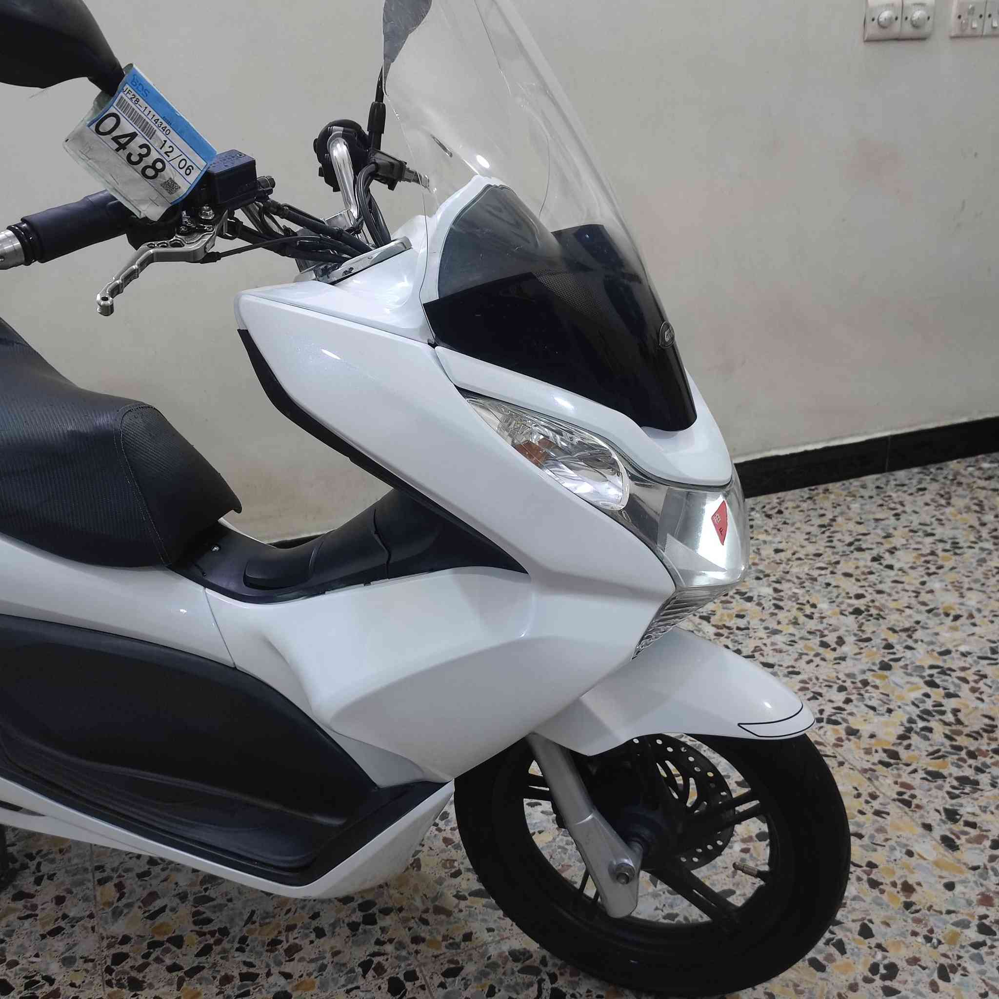 ياا الله السلام عليك اخوتي الطيبين كماا عود ناكم عله كل ما هوة جديد وحصري PCX/ جيل اول مكينه 125 ياباني اصل 🥇
الاون ابيض صدفي حساس ازدحام جامه ماركه جيفي مضلع 
دبلات نيكل اصلي قبق شوته نيكل بلادي اصلي اخوتي دراجه 
بحاله الوكاله شرط الفحص مكاني بغداد الاستفسار عله الرقم 
***********
