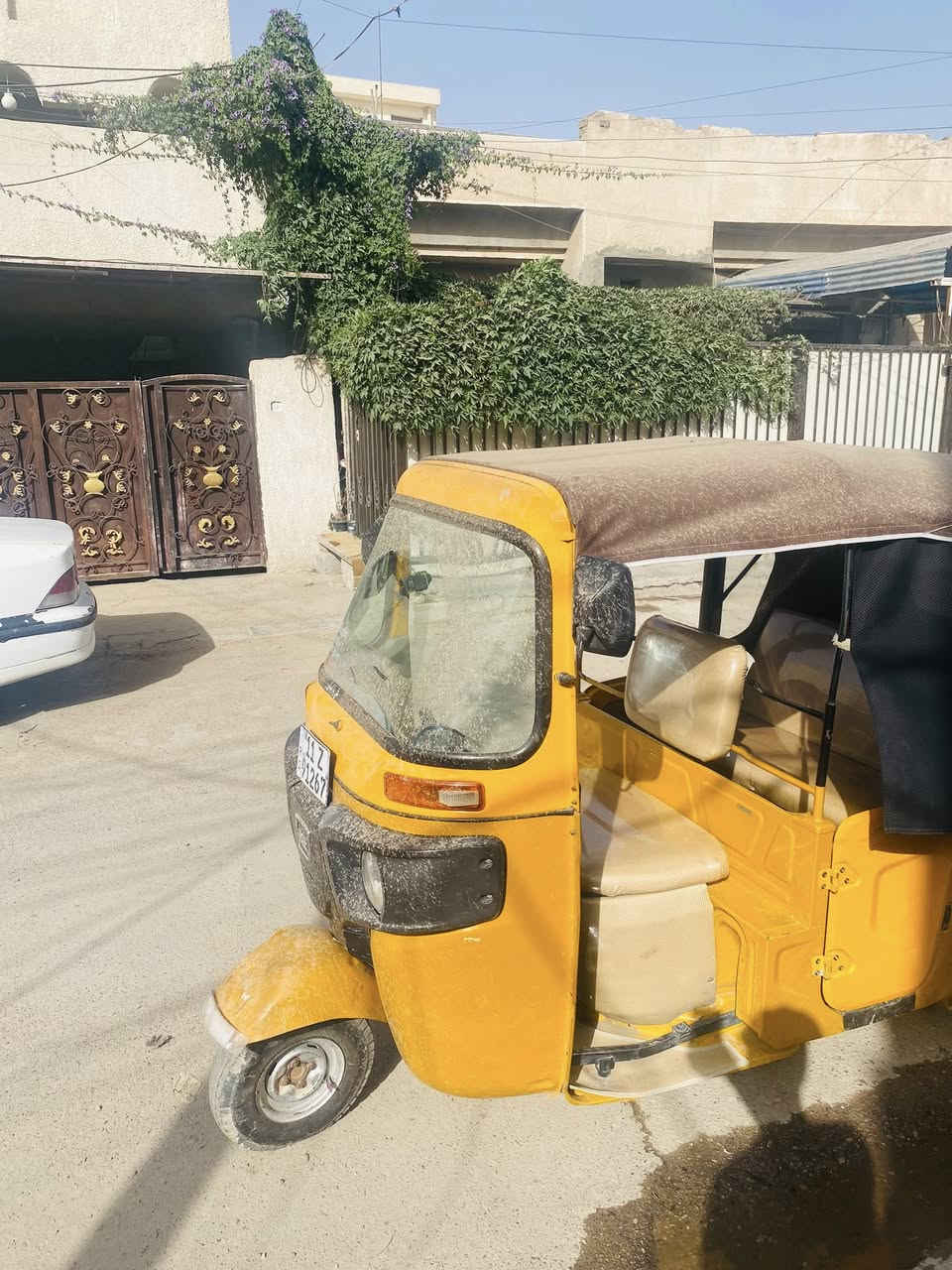 تكتك للبيع موديل 21كير ومكينه زيرو بيها بيها تلحيضات بسيطه كلش السعر 8300وبيها مجال
مكاني شهداء البياع الشرطه الخامسه 
***********
