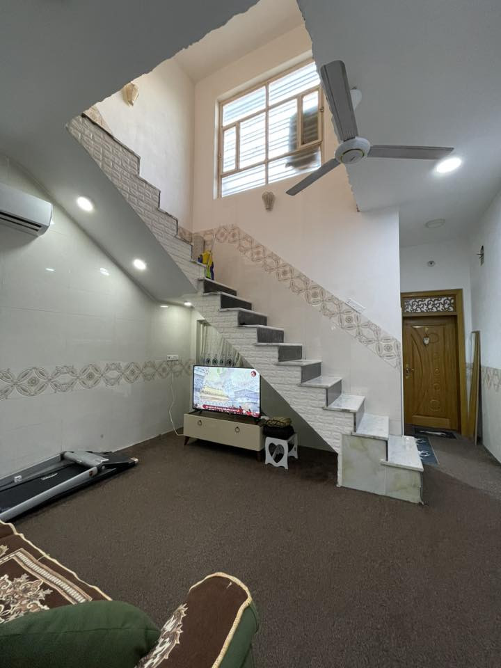 السلام عليكم 
دار للبيع المساحة 100 متر (5*20) 
بناء طابوق جمهوري صب مسلح درجه اولى سيراميك هندي ارضيه مرمر تركي بناء جديد  
العنوان - كربلاء - حي العسكري قطاع 17 قرب مدرسة الصديق 
***********
