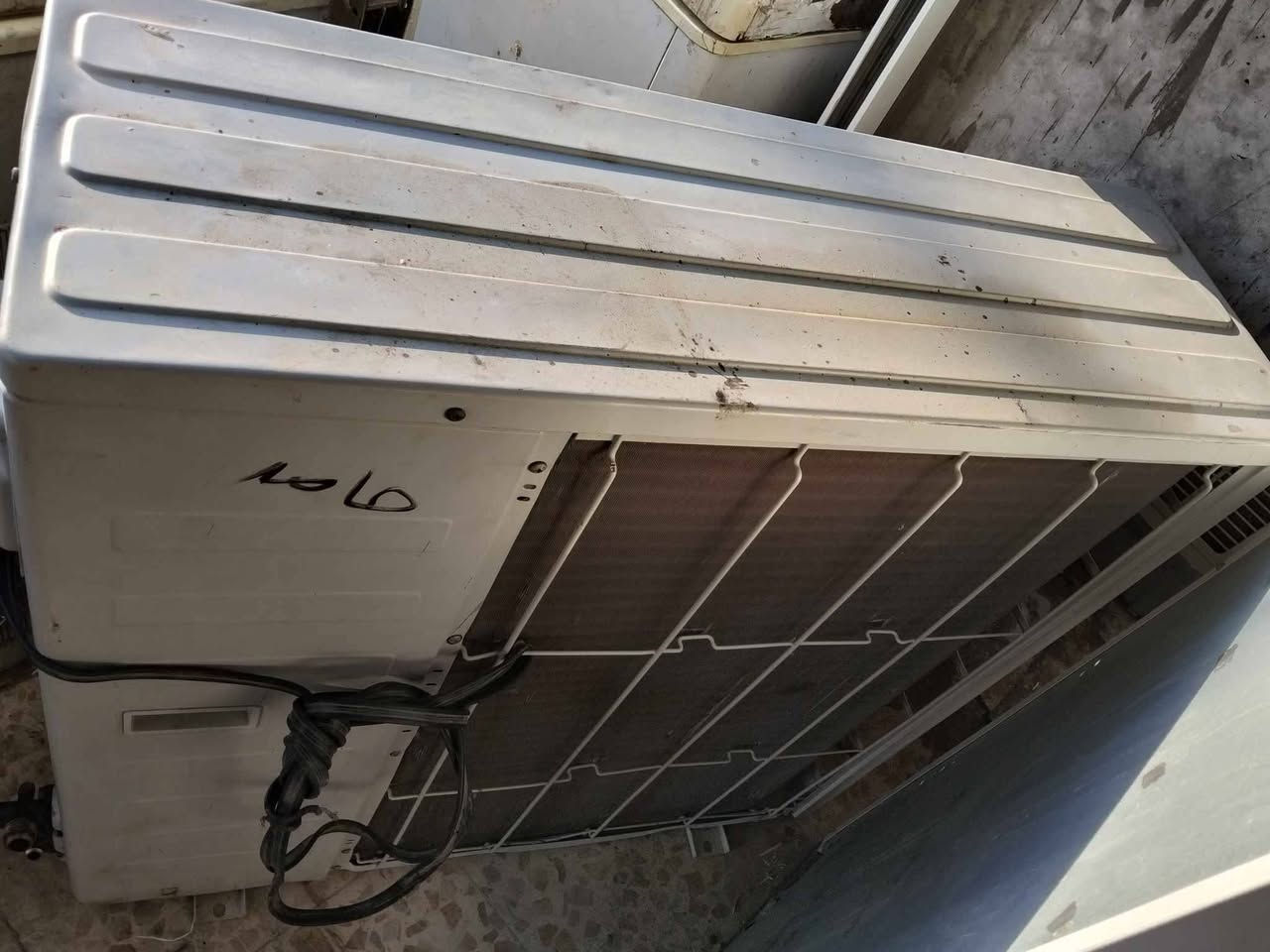 سبلت عمودي 3طن شرط الشغل والتبريد مراوس بسبلت عاطل مع الفرق قضاء المدينة شمال البصرة الجلال قرب المركز الصحي هاتف *********** البصرة, العراق
