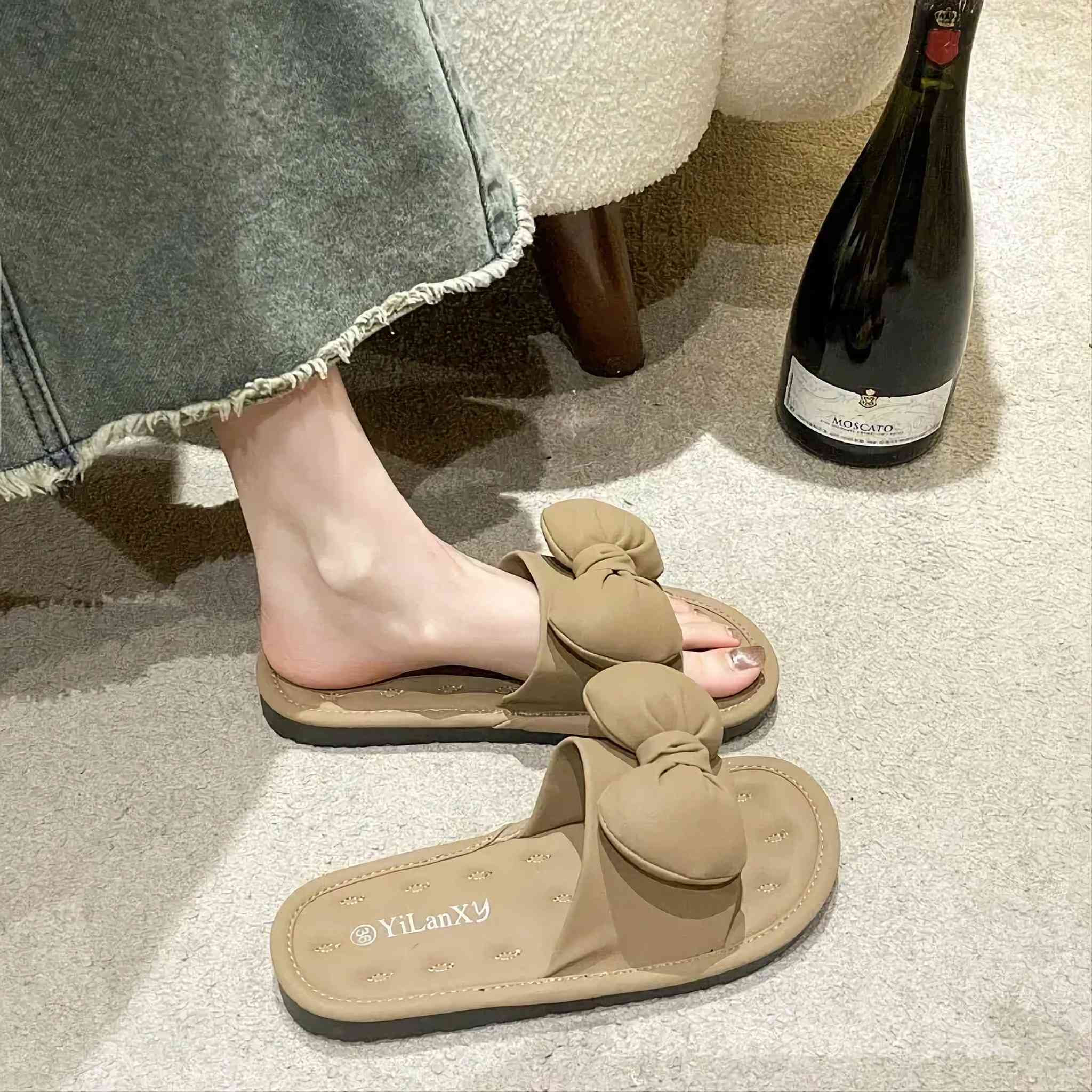 #جديد_علي_باريس✔️
شحاطة نسائي كوالتي عالي  ..طبي...شي راقي...
#السعر_10_الاف_فقط
#قياسات_كاملة_٣٧_٤١
#العنوان_السوق_الكبير_مقابل_ازياء_الحاج_ممي_مقابل_ابودعاء_للفرفوري


**إذا كنت صاحب هذا الإعلان وتريد حذفه لأي سبب، رجاءا أرسل رسالة إلى الدعم الفني**