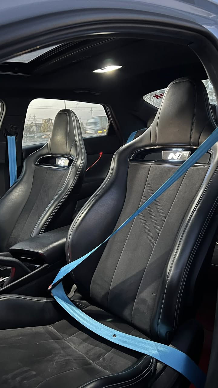 بسم الله الرحمن الرحيم

حلال القوي للبيع 🩵🩵 
Hyundai Elentra N 2022
مبدل دهن جديد 😂 

المواصفات:❤️‍🔥N  سرعة 300
السعر 179 وبيها مجال ✅
السيارة ماشية 41 ميل..

1️⃣كير اوتماتيك 8 نمر دبل كلچ DCT 
2️⃣كشن حضن 
3️⃣كشن علامة N
4️⃣كشنات كنتاره وجلد N
5️⃣سلايد روف 
6️⃣اناره داخليه 👌🏻٢٤ لون
7️⃣تحكم ستيرن نورمال وسبورت
8️⃣تحكم دبلات نورمال وسبورت
9️⃣ابواب بصمة
1️⃣0️⃣بصمة تشغيل 
1️⃣1️⃣شحن وايرلس
1️⃣2️⃣شاشة متصله 
1️⃣3️⃣كاميرا
1️⃣4️⃣نظام صوت _𝐁𝐎𝐒𝐒
1️⃣5️⃣اشارة ترحيب
1️⃣6️⃣اشارة مرايا
1️⃣7️⃣اوتو ستوب
1️⃣8️⃣نقطة عمياء
1️⃣9️⃣تحديد سرعة
2️⃣0️⃣تحديد مسار
2️⃣1️⃣رادار امامي 
2️⃣2️⃣رادار جانبي 
2️⃣2️⃣رادار خلفي 
2️⃣3️⃣حساسات جانبي 
2️⃣4️⃣حساسات خلفي
2️⃣5️⃣نظام _ 𝐍𝐎𝐑𝐌𝐀𝐋
2️⃣6️⃣نظام _ 𝐒𝐏𝐎𝐑𝐓
2️⃣7️⃣نظام _ N🚀
2️⃣8️⃣نظام _NGS☠️🩶
2️⃣9️⃣كشنات هيتر
3️⃣0️⃣ستيرن هيتر
3️⃣2️⃣صندوق ذكي
3️⃣3️⃣لايتات ليد 4 عدسات زينون
3️⃣4️⃣بگلايت ليد

صور الحادث مرفوقة بالمنشور
بدون دواخل وايرباك

+ السيارة ستوك ملاعب بيها بالنسبة للصوت مال طلق والخ كله بلادي ﻼن هواي ميعرفون هالشي لكن شوي مرتبها مغير لون الاحزمة حاطلها هوائية وعطاس لدات داخلية يعني جمبزة حلوه تفاصيل الترتيب..

مكان السياره بغداد حي الجامعة
 
للاستفسار : ***********
