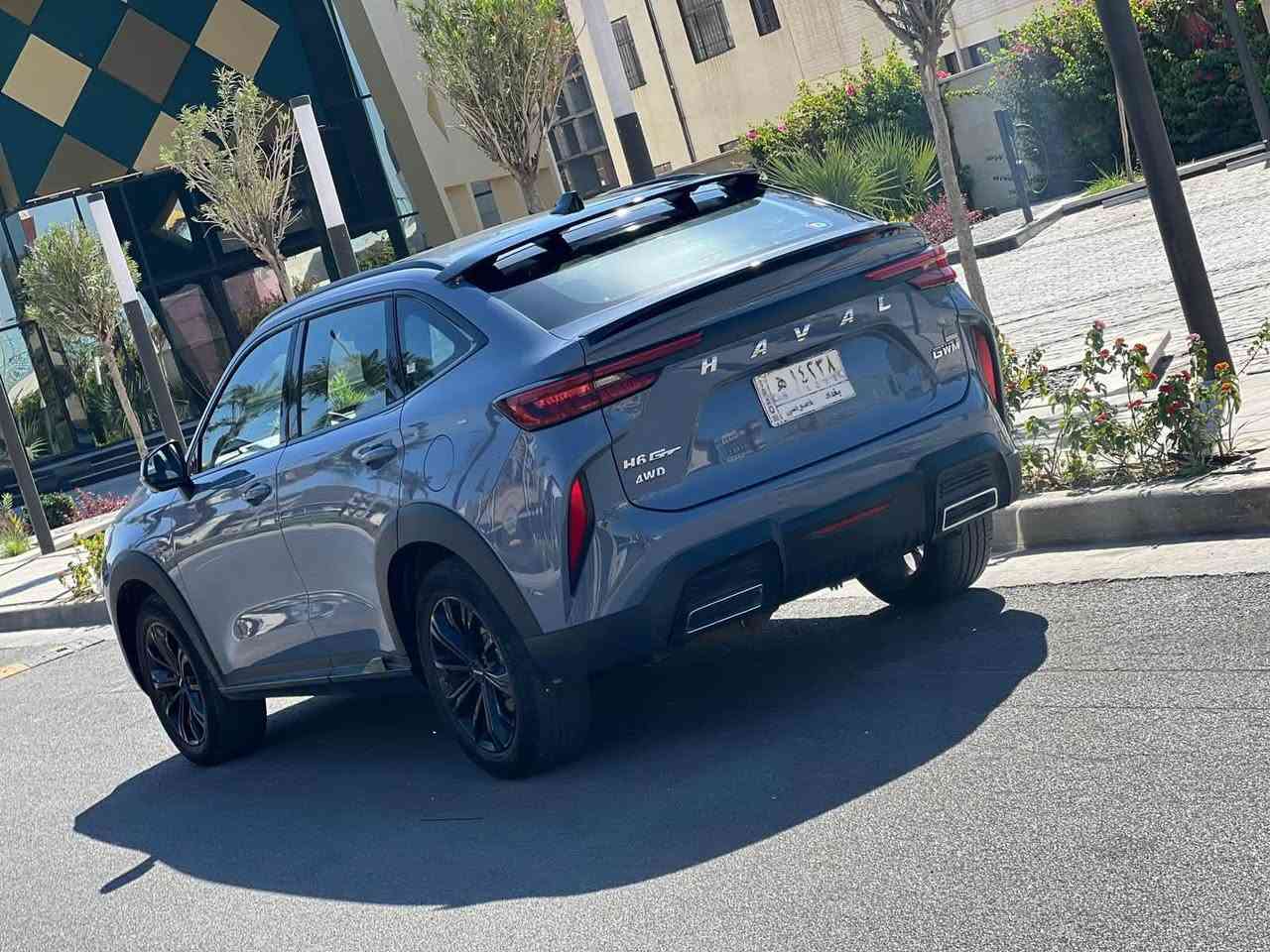 السلام عليكم
هافال H6 موديل 2023 فئة GT 
فول مواصفات للاخير اعلى فئة...  1/1
ماشيه 80 الف
بعدها بضمان الشركة
مكينة 2000 سيسي تيربو 
مواصفات السيارة: 
سقف بانوراما 
بصمه تشغيل وابواب وصندوق 
گير ماوس 
شحن وايرليس 
كشنات كهرباء تدفئة وتبريد مع المقود
كشنات جلد رياضي 
كشنات خزن ميموري ذاكرة 
شفتات سرعة 
تحكم بالمرايات الجانبيه كهربائي 
حساسات اماميه وخلفيه 
حساسات جانب السياره 
كامرات محيطيه 360 درجه  بتقنية 3D  و 2D 
مصابيح ليد و زينون 

مواصفات تقنيه.... 

. اصطفاف تالقائي
. قيادة ذكيه 
. مانع انحراف عن خط المسار 
. توقف ذاتي 
. مانع اصتدام
.  حساسات في الايطارات 
. تنبيه نقط عمياء 
. مانع انزلاق 
. رادار امامي و خلفي 
. فرامل ABS
. قفل باب تلقائي
. وضعية الراحه 
. اكزوز رياضي

والكثير من المواصفات الباقيه 
رقم بغداد بإسمي تحويل مباشر 
***********
