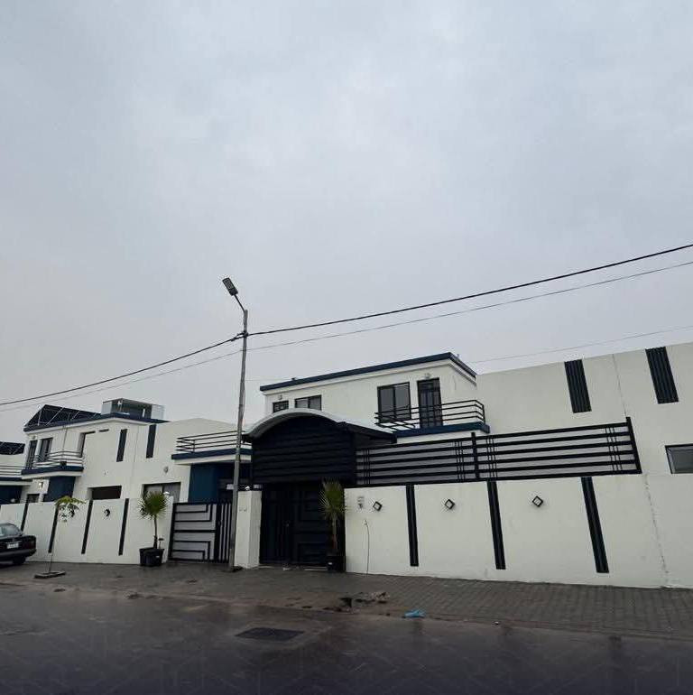 دار للبيع في #مجمع_النخيل_السكني🏘

⭕ بلوك 42... دار 15 ..مساحة 200 م 
⭕ يباع الدار بتطاوعة مناسبة جدا
⭕ مرحلة ثالثة ...سعر الشركة 175..الواصل 40

الاستفسار اكثر الاتصال عبر الارقام 
☎️*********** 
☎️***********
او زيارتنا في موقع الشركة النجف الاشرف شارع المجمعات مجمع الاميرات 2 دور vip
