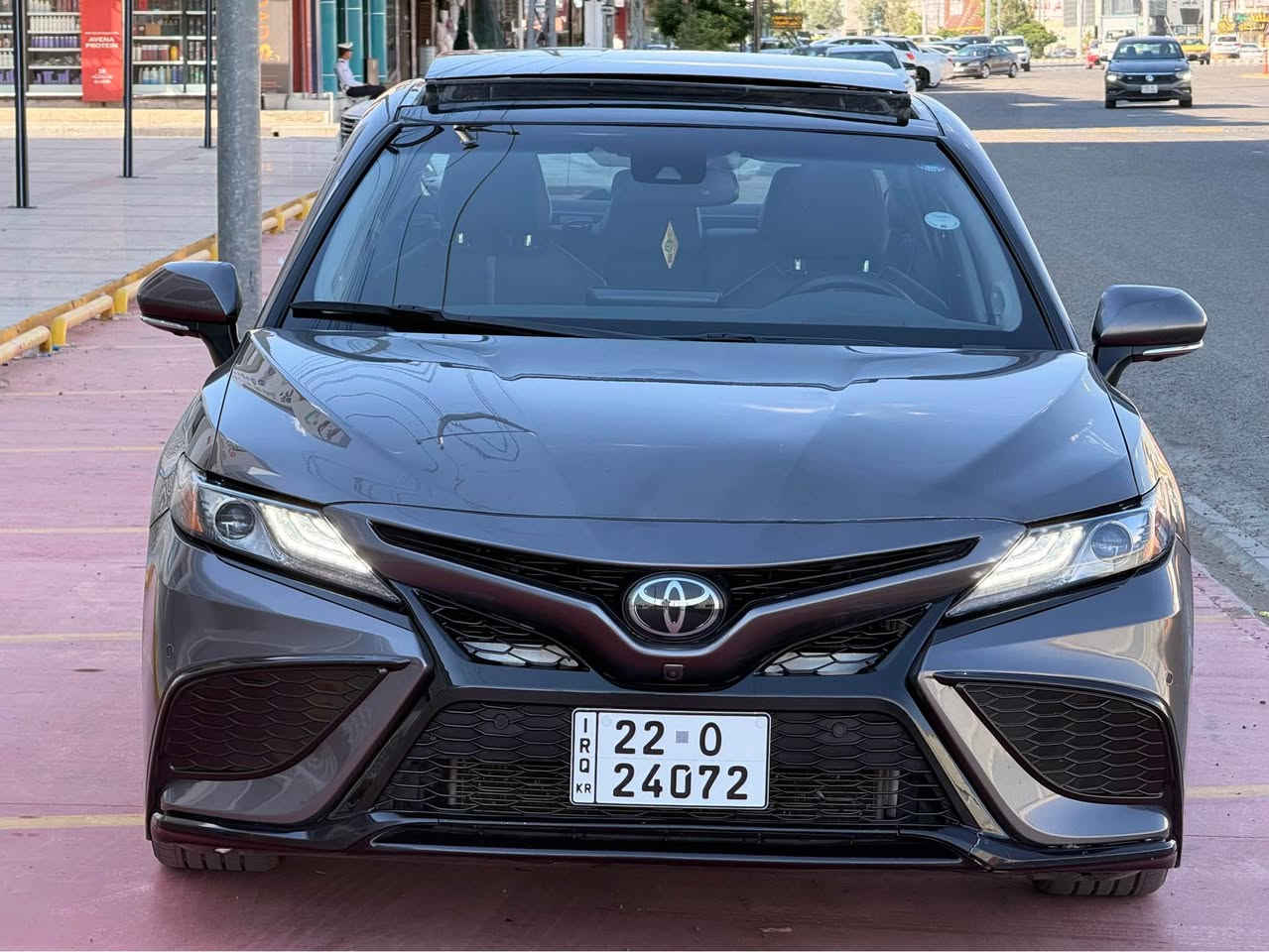 تويوتا كامري موديل ٢٠٢٤ فول مواصفات xse بلاك اديشن 
بانوراما داتاشو كشنات تبريد تدفئة ٥ كامرات و رادار ٣٦٠ سستم سماعات jbl شاشة جبيرة وتحكمات و شفتات استيرن
فول فول بعد مواصفات xse معروف 
محرك افلون v6 حجم 3500 ✈️
بيه فقط شبر صبغ ابراس البونيد بدون اي دواخل ولا ايرباك رقم الشاصي موجود بالمنشور 
قبل شهر رقمته اربيل بسمي شرط التحويل او الوكالة 
ماشية ٥٦ الف كيلو متر 
رادارات حجر صالنصة لايت دعامية راديتر كله بلادي شركة
دهن و فلاتر جديد مدبله اب شركة ساز 
السعر ٢٤٧ وبيه مجال للشراي 
مكان السيارة كركوك
رقم الموبايل *********** كركوك, العراق

