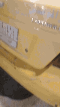 افيو البيع مديل 2010 سعرها 35 وبيه مجال 07819474901