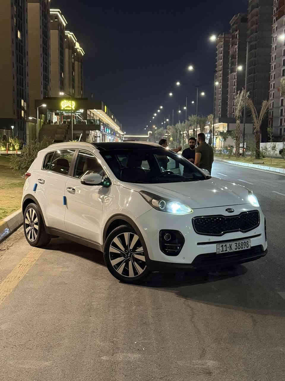 السلام عليكم 
للبيع سبورتج ٢٠١٧ خليجي 
كير مكينه مكفول 
2000 دوش 
صدر جديد 
تخم تاير جديد 
تبريد شغال 
فول مواصفات 
بصمه 
بصمه ابواب 
بنوراما 
حساس امامي  خلفي 
كامره دوار 
درايف مود 
سستم صوت jbl
مري اوتو 
بجم زنون 
سونار بل منشور مكفوله بس بارد  صغير 
السعر 186وبيها مجال قليل 
مكاني بغداد حي الجهاد 
***********
***********
