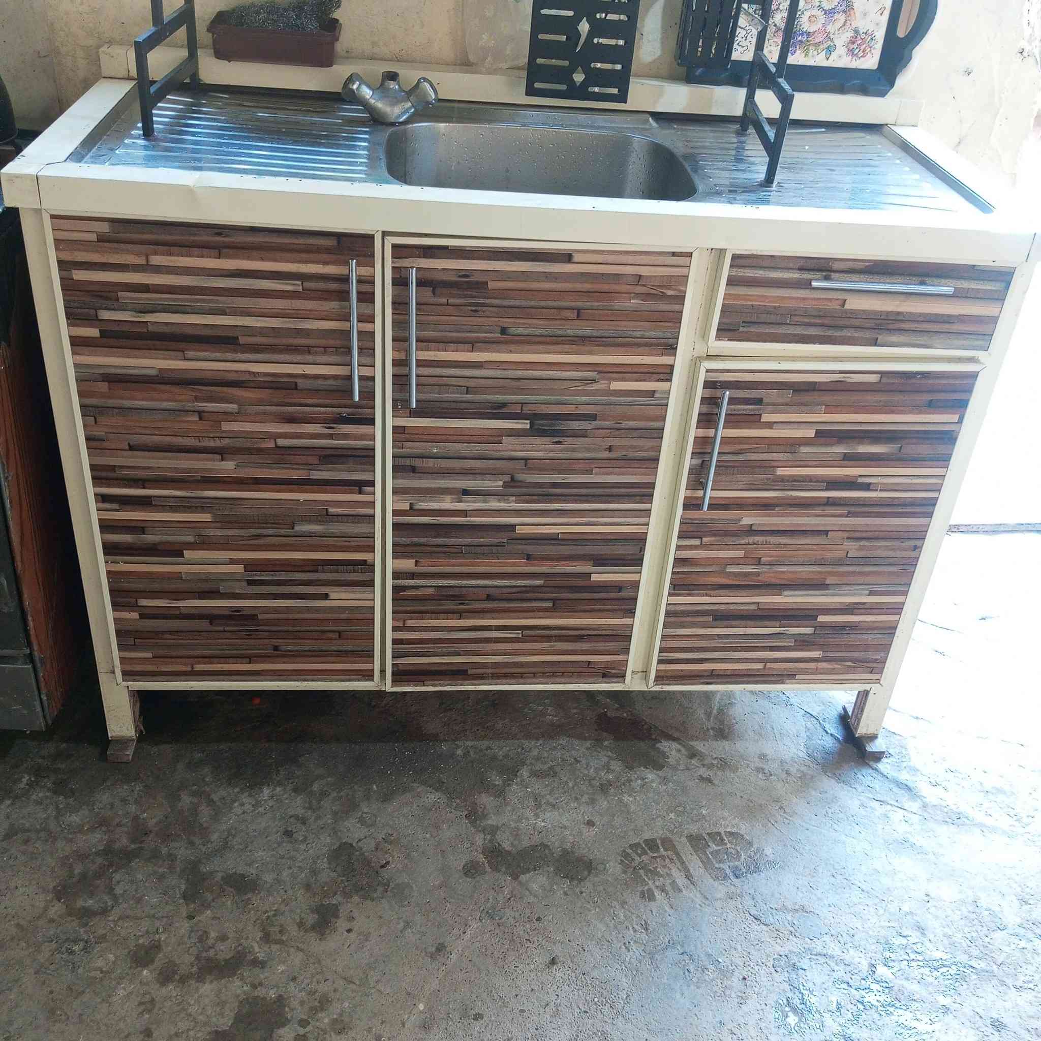 السلام عليكم كاونتر للبيع 250 المكان فلوجه حي الشهداء ***********
