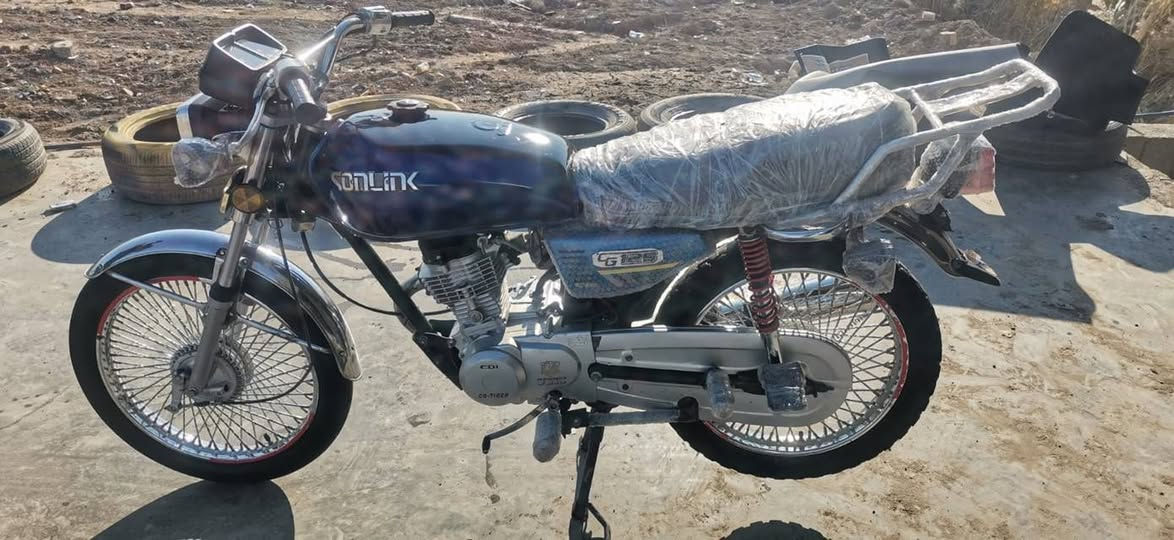 السلام عليكم للبيع او مراوس دراجة تايكر 2023 كهربائيات كاملة ورقة كارتونية مكينة ممفتوحة نقصها باتري مكاني ديالى هبهب السعر 500 وبيها مجال بسيط ***********
