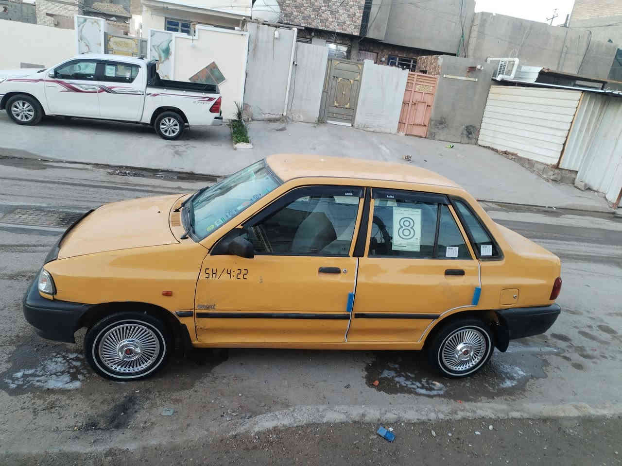 سايبه ٢٠١١ محرك وكير وشواصي مكفولات تخم تاير خط ابيظ بيها جاملغ امام امبدل اصلي فقط السياره نظيفه وحلوه مصفره من كلشي سنويه لغاية ٢٠٣٠ هزه جديده رقم انكليزي باقي عل استلام  شرط عقد مروري  السعر ٢٣ وبيها مجال بصيط مكان السياره الشعب حي اور *********** وهاي كل التفاصيل وصور لاتسالني وتكلي اشبيها تعال افحص وشوف ابعينك
