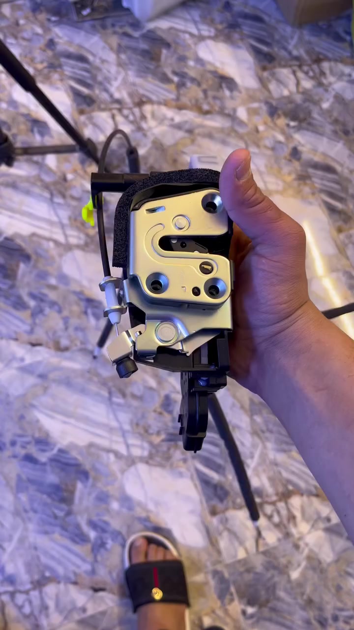 سنتر لوك الانتره مضلع 2022
رقم ***********
