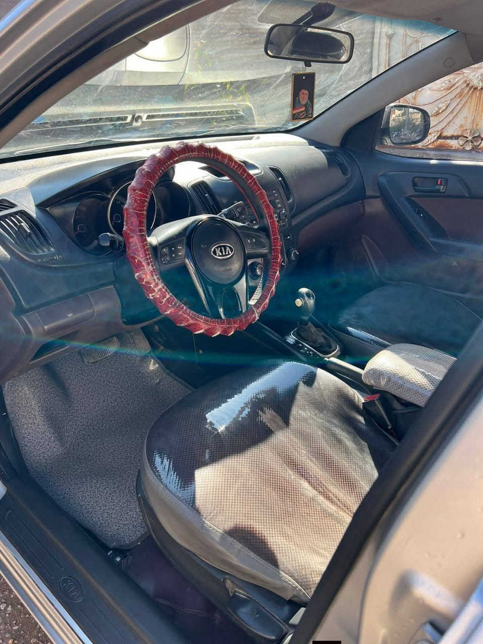 كيا سيراتو ٢٠١٢رقم اربيل مكفوله من الصبغ بيهه قليل بارد سياره السنويه صاقطه
نضيفه تبريد تدفئه كله شغال
السعر 90وبيهه مجال 
لأاستفسار***********
