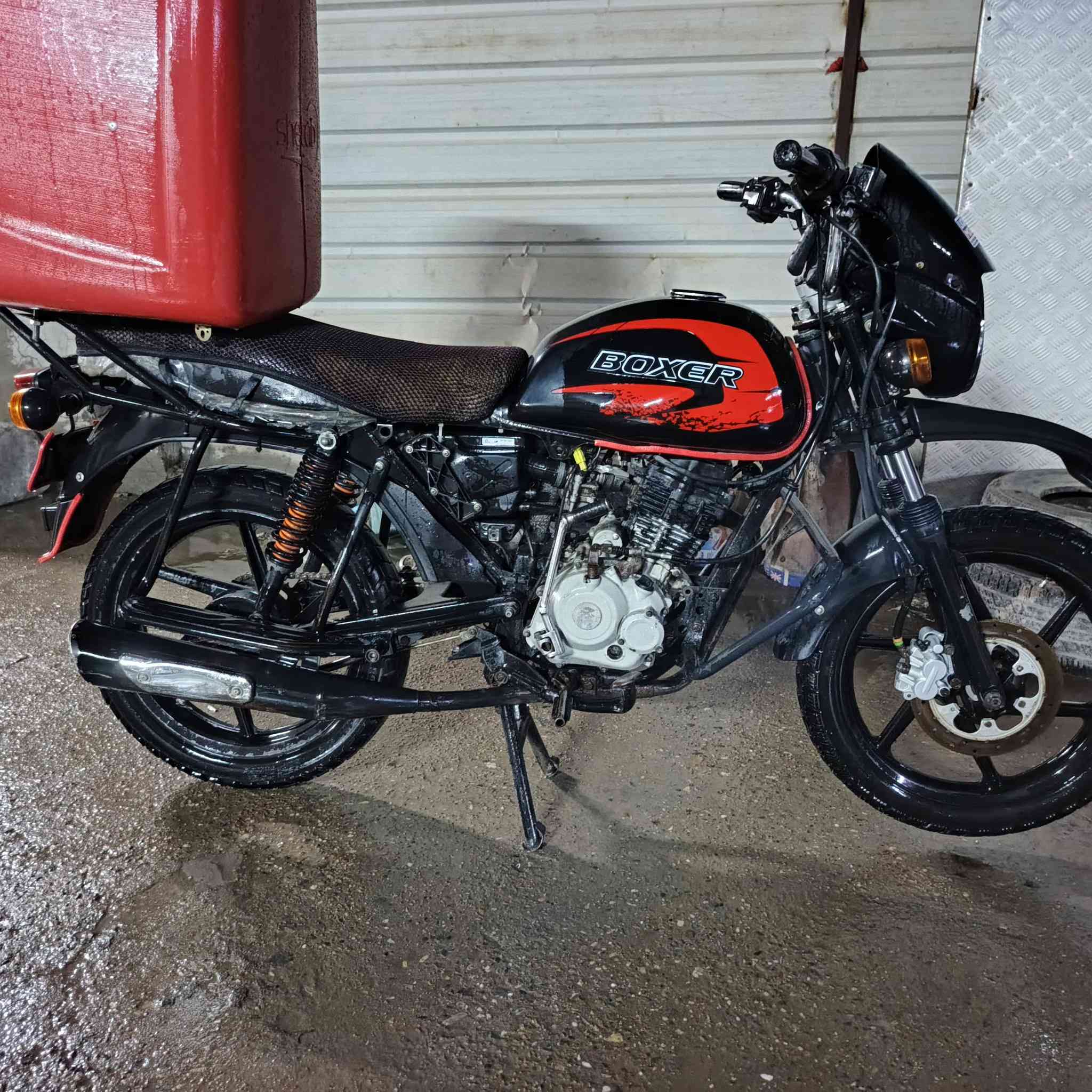 السلام عليكم بوكسر ٢٠٢٠ للبيع ب ٥٠٠ وبيها مجال
***********
