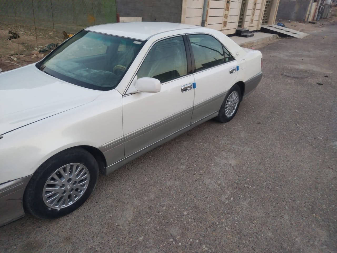 ملكة دوات دوات  متؤمة رقم وسنويه طبق شاصي شمالي موديل 2003كصة جنطة محرك دي فور الجبير  دكمتين  
 كير محرك كفاله حداديه صدر كله جديدد  تخم تاير
 تبريد ثلج تدفئه مانقصه شي سياره جاهزه
 العنوان ميسان سعر 30 وبيها مجال لشراي يتصل ***********

