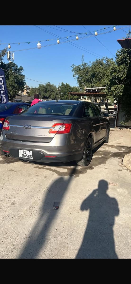 فورد تورس ٢٠١٢حادث باب سايق مبدل او بيها طخات بارد *********** السعر ٨٠
