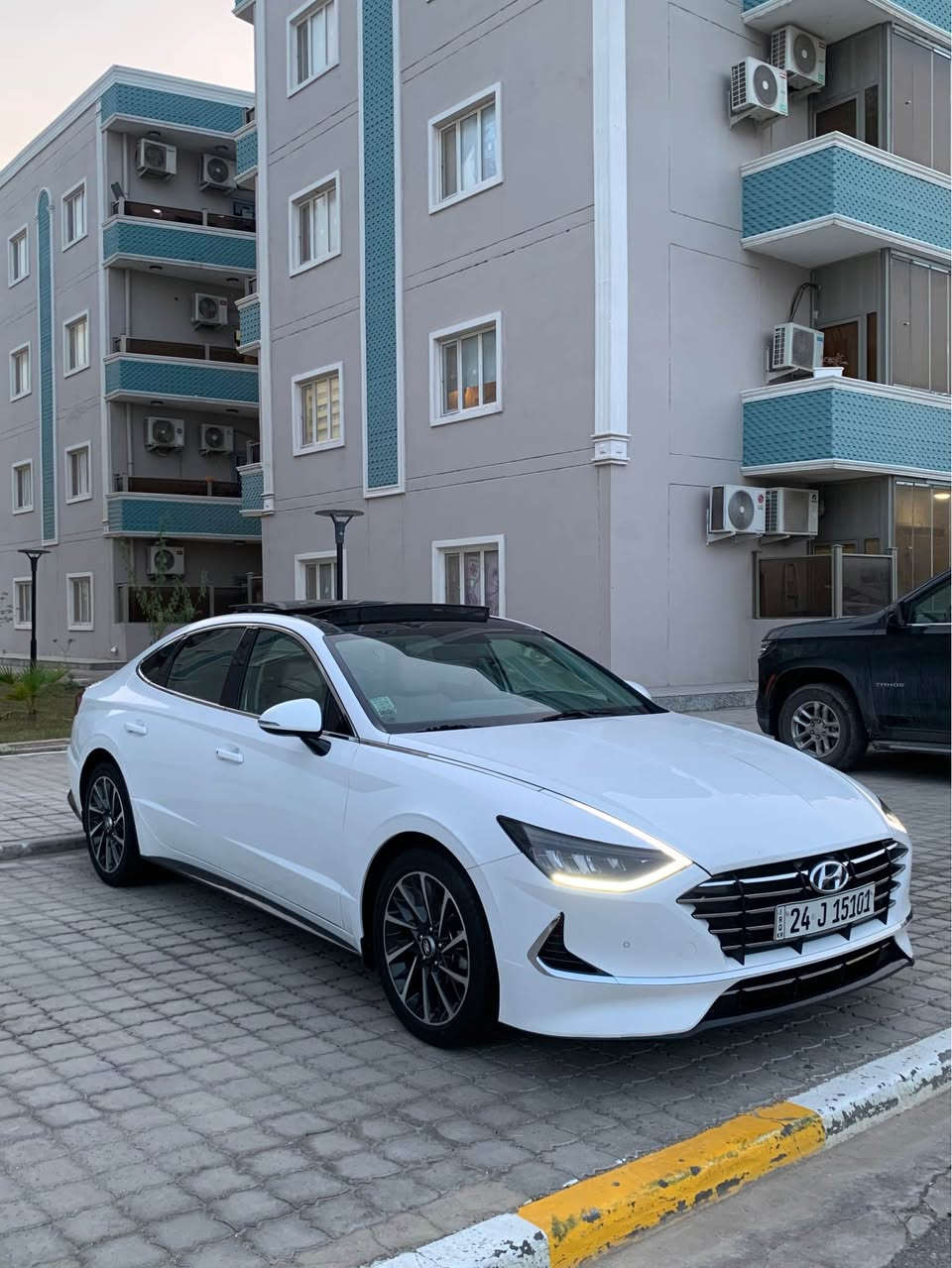 سوناتا 2023 خليجي اصل ( كتابه عربي ) 
ماشيه55  km
فول مواصفات 
بانوراما  
بردات خلفيه 
حساس مطر 
سايد بريك بصمه
صندوق ذكي 
ترحيب عند الاقتراب 
كامرا خلفيه
شاحن وايرلس 
دواخل عسلي 
تشغيل عن بعد 
شاشه كار بلي
شاشه تبريد
مري شفط 
5 انظمه قياده 
( Normal, Eco,Sport,Smart,Custom)
ويل 18
مكينه ٢٥٠٠  Mpi
حساسات خلفيه واماميه
تخم تايرات قبل كم يوم وشرط ياباني اصلي 

بيه كارت كد شبر بلبنيد وبارد كد شبر  وشوي بلجاملغ الخلفي اثر شخط  بدون ضربه بدون تعديل بدون تبديل 
السياره استخدام شخصي وبالبيت مضمومه 
سياره على وضع الشركه ومي الشركه بيها
السياره رقم شمالي دهوك راعيه ب بغداد وسنويه ل 2028
مكاني بصره 
 رقمي *********** البصرة, العراق
