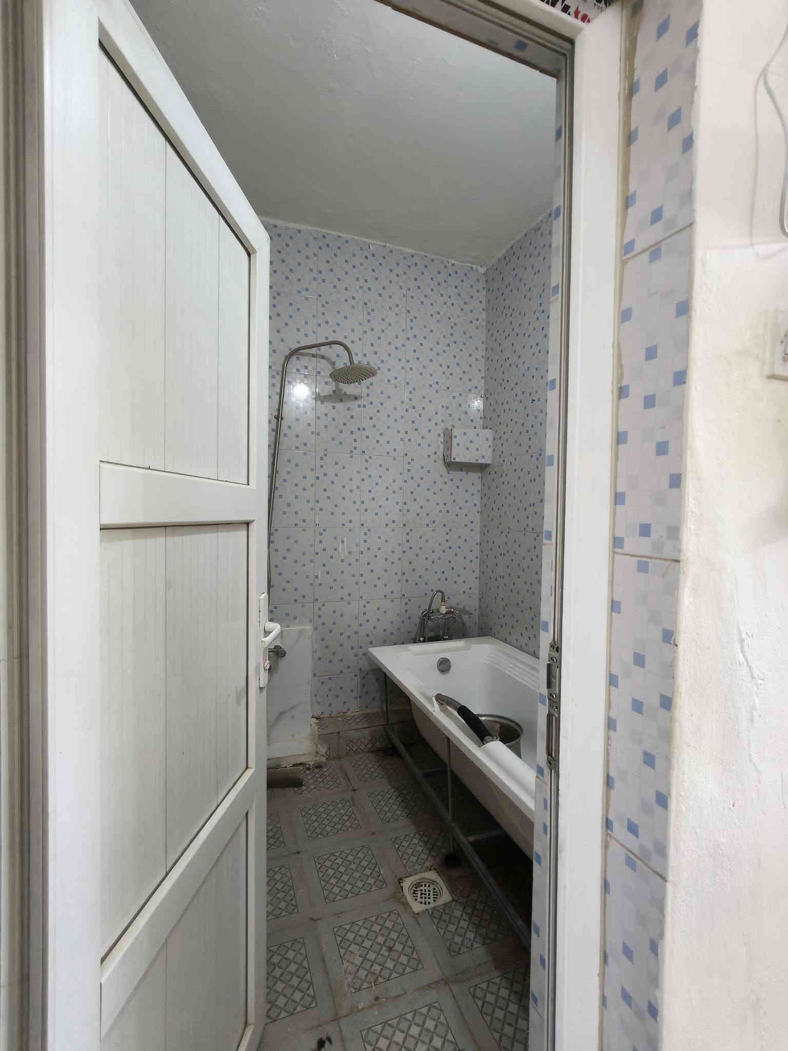 ♦️للبيـــع  .. للبيـــع 
♦️ دار للبيـــع / حي الامن  قريب من جامع اليمامة   .
♦️ المساحه 180 متر 
♦️ الأبعاد ( 9 * 20 )  شروق
♦️ #شارع_تبلبط_12_متر 
♦️ طابقين 
♦️ ط١ / كراج كبير  وحديقه ومطبخ وهول واستقبال وغرفتين نوم وصحيات مع درج داخلي وخارجي  .
♦️ط٢ /  مطبخ سيراميك وغرفتين نوم وهول وصحيات ومخزن وبيتونة السطح كاشي .
♦️ سند طابو الزهور مكاتبة مع #الشرعي مباشر   .
♦️ السعر / #اكتب_تم
♦️للاستفسار الاتصال على 
♦️ ***********
‏♦️ ‪***********‬‏
♦️ *********** 
#مكتب_عامر_الوكيل_للعقار
