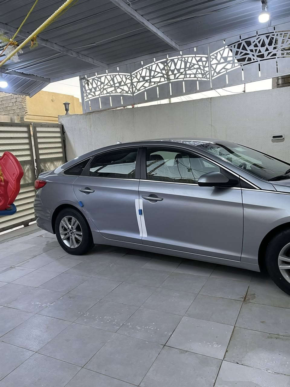 السلام عليكم سوناتا 2016 امريكي  حادث سياره نص بنيد بدون دواخل بدون ايرباك نفسه مصبوغ سياره جديده وجاهزه كير  محرك كفاله صدر امامي خلفي جديد تبريد ثلج تحكم ستيرن جهتين  ماشيه 117 محرك ٢٤٠٠ كفاله 
رقم اربيل دولي وكاله بسمي 
سياره مال بيت 
مكان صويره
سعرها١٢٥
***********
