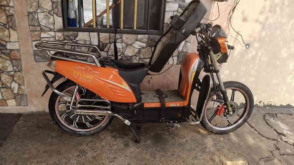 دراجه شحن للبيع العنوان بغداد سويب الشرطه الخامسه السعر 500الف رقم تلفون ***********
