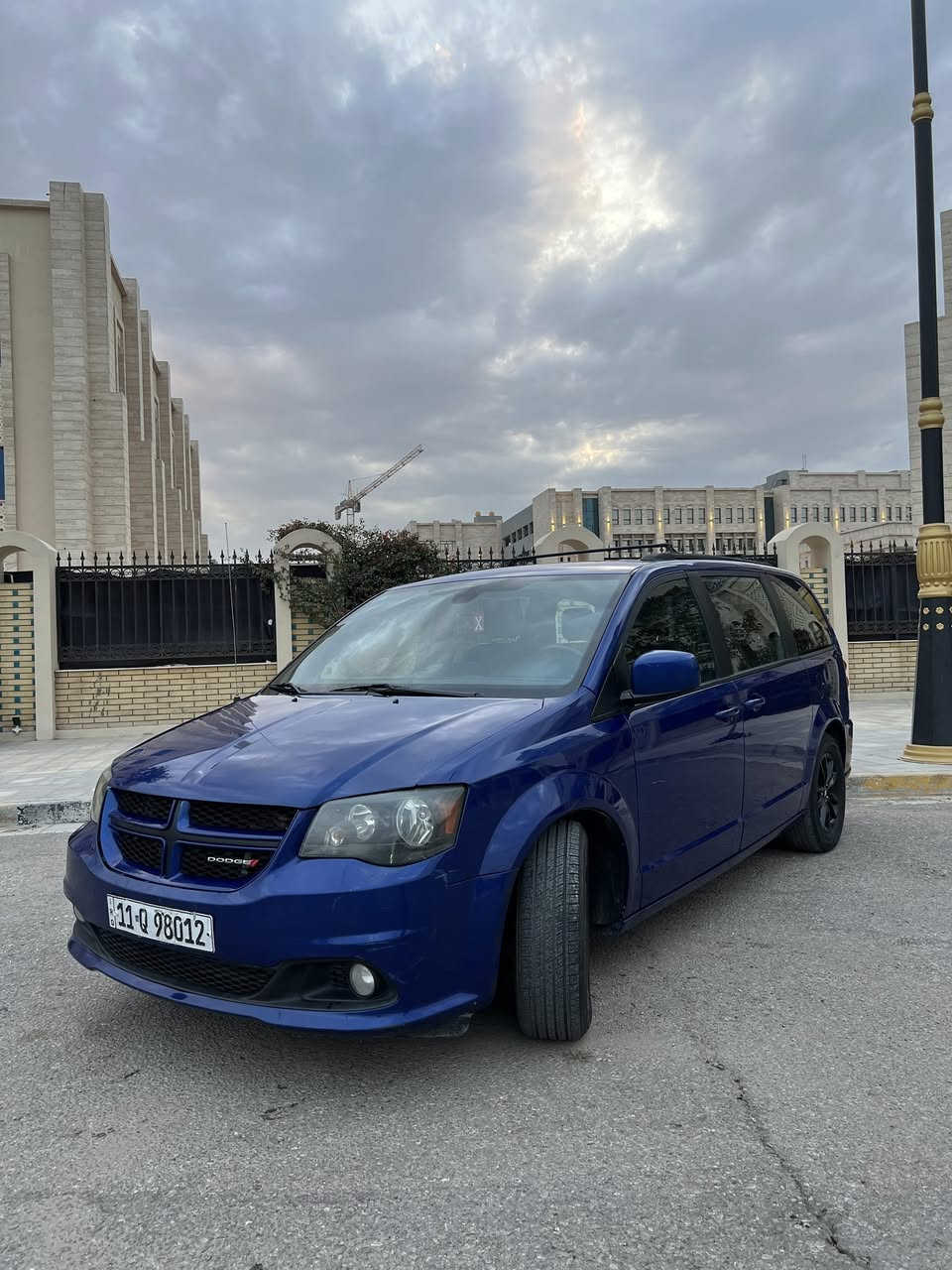 سلام عليكم
السلام عليكم 

دوج كرفان موديل 2019 

حادثها كلش خفيف جاملغ مبدل والبنيد نفسه نصه مصبوغ بدون ايرباك وبيها الباب الخلفي بي بارد اثر طخة تكتك 

رقم بغداد تحويل ثاني يوم بسمي 

اللون نيلي  

فول مواصفات 

فئة السياره Gt

✅  بوب الخلفيه كهربائيه 

✅  جنطه كهربائيه 

✅  تبريد 3 قطع 

✅  شاشه أندرويد وكاميرا رجوع

✅  حساسات خلفيه 

✅  تحكم ستيرن جهتين 

✅  كشنات جلد 7راكب 

✅  كشنات منفصله

✅  كشنات كهربائيه 

✅  شاشات خلفيه 

✅  تشغيل عن بعد 

✅  تخم تاير جديد 

✅  فئه المحرك 3600  6سلندر 

✅  ويل gt

✅  جام كهربائي امامي خلفي 

✅  بردات خلفيه 

✅  وفتح وغلق الأبواب 

✅  دبل سبير 

✅  تدفئة كشن 

✅  تدفئة ستيرن  

السياره عائلية ومريحة بل سفر 

جاهزة على اخر حباية

السيارة مال بيت

السياره أمريكي 🇺🇸✈️

السعر 175$ بيها مجال قليل

*********** او *********** 📞
