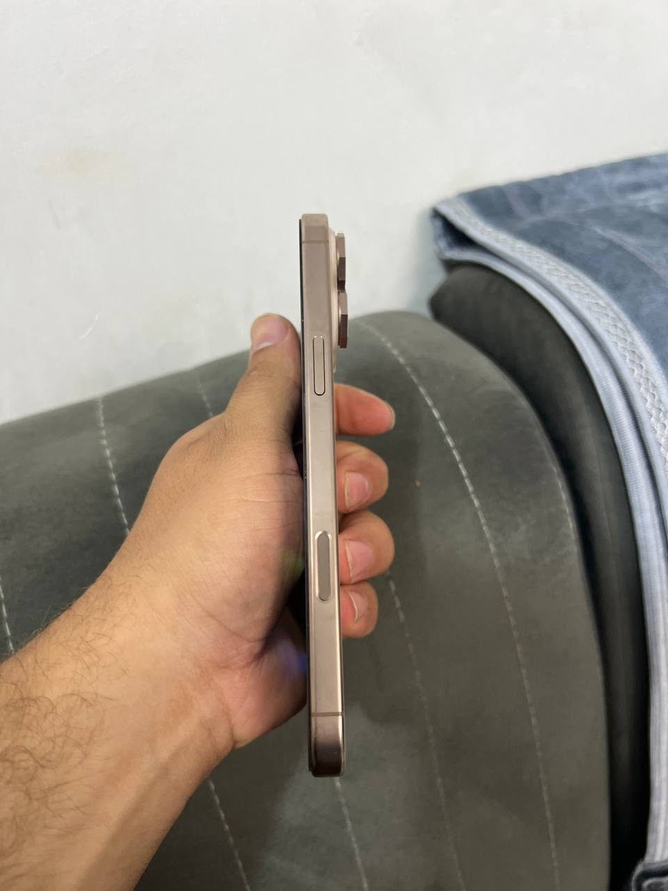 السلام عليكم للبيع 16بروماكس جهاز جديد بطاريه ٩٩
ذاكره 256 شريحه وحده بي نقطه بل شاشه كلش زغيره ومتبين بل وضع اليلي  متكبر ولا تصغر صارله ٣اشهر على هل حطه  عندي جهاز كلش نضيف ملحقاته كامله مكاني بغداد السعر1150
واتساب او اتصال ***********
