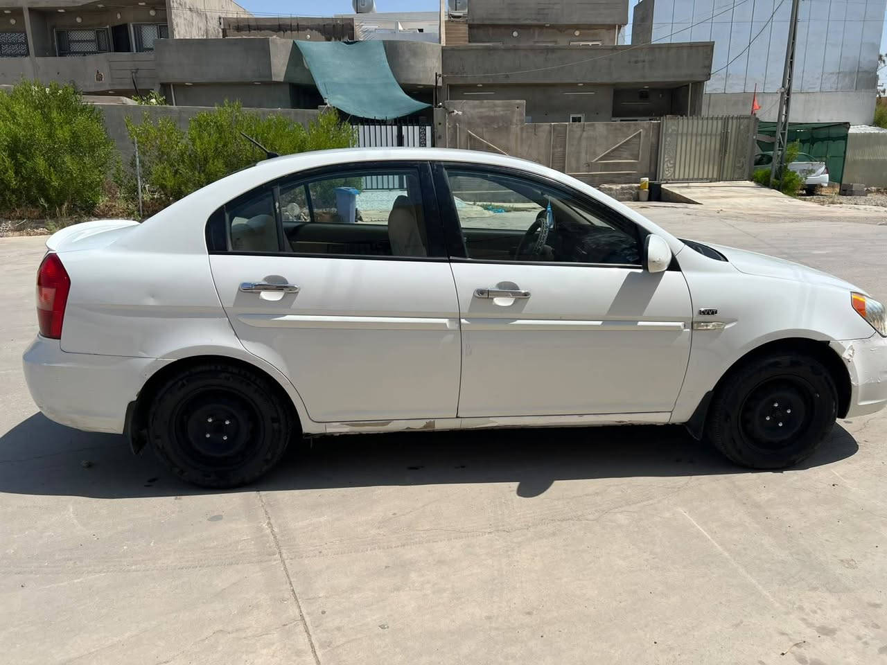 سلام عليكم اكسنت للبيع موديل ٢٠٠٨ هزة براد و سنويا جديد رقم اربيل دفتر بانزين بيها اربع باب فقط صبغ بدون اي حادث ٤ تايرات جديد شرط التحويل سنويا باسمي السعر 85 وبيها اشوية مجال للاستفسار رقم موبايل *********** عنوان كركوك
