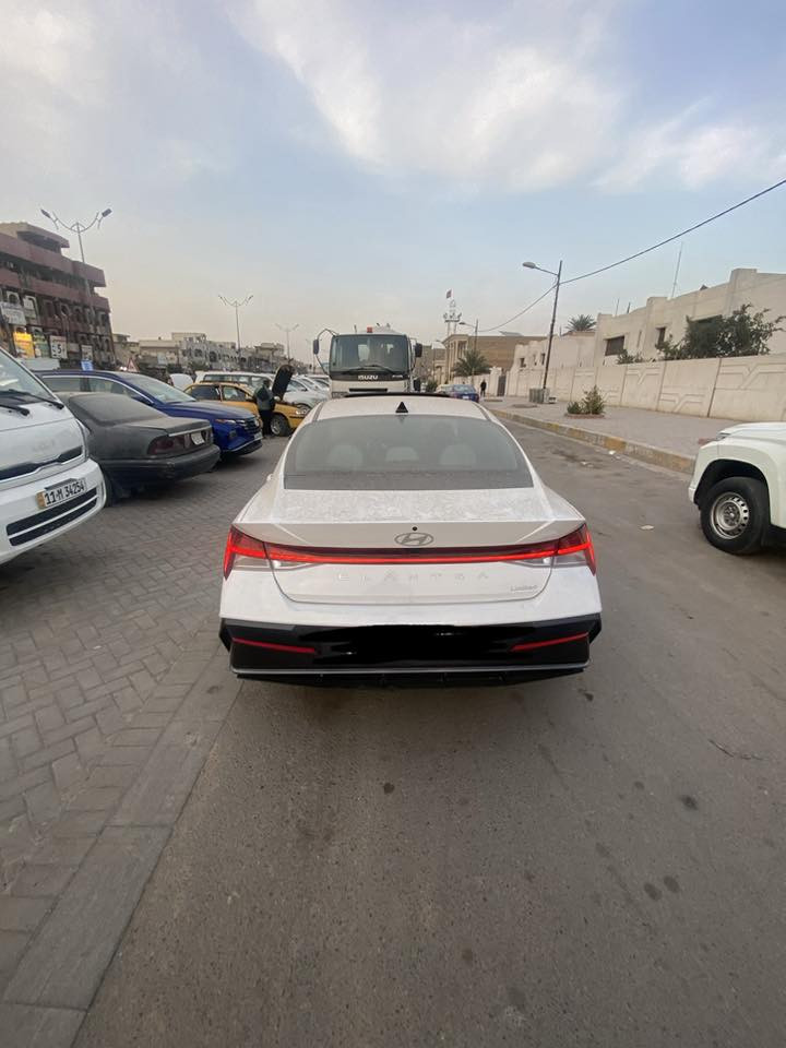 السلام عليكم لبيع فقط النتره مديل 25 لمتدد فول موصفات اخت الزيرو ماشي 12 الف
لون ابيض محرك 2000 دوش 
 كامره دواره 360 درجه
داخل ابيض ملكي جلد بلكامل كشن كهرباء 
بصمة مسح ابواب
فتحة سقف 
فول تحكم استيرن 
تحديد مسار 
اشار بلمري 
نقط عمياء 
لد زنون امامي خلفي 
ويل كب حجم 17
فول ردار امامي خلفي وجانبي 
قيادة ذاتيه

كشنات تدفئه 
مانع نزلاق 
شحن لاسلكي 
سياره حادث بنيد مبدل وجاملغ ربعه بارد وتعديل بلشاصي بدون حار وصبغ وبيها من امريكه باب خلفي وجملغ وشويه من الدوسه صبغ ارباك دركه بيها مرقمه ابسمي رقم مميز السعر175$ وبيها مجال العنوان زيونه او البديات رقم ‭0783 894 0840‬ عندي وتساب ادزلك صور الحادث
