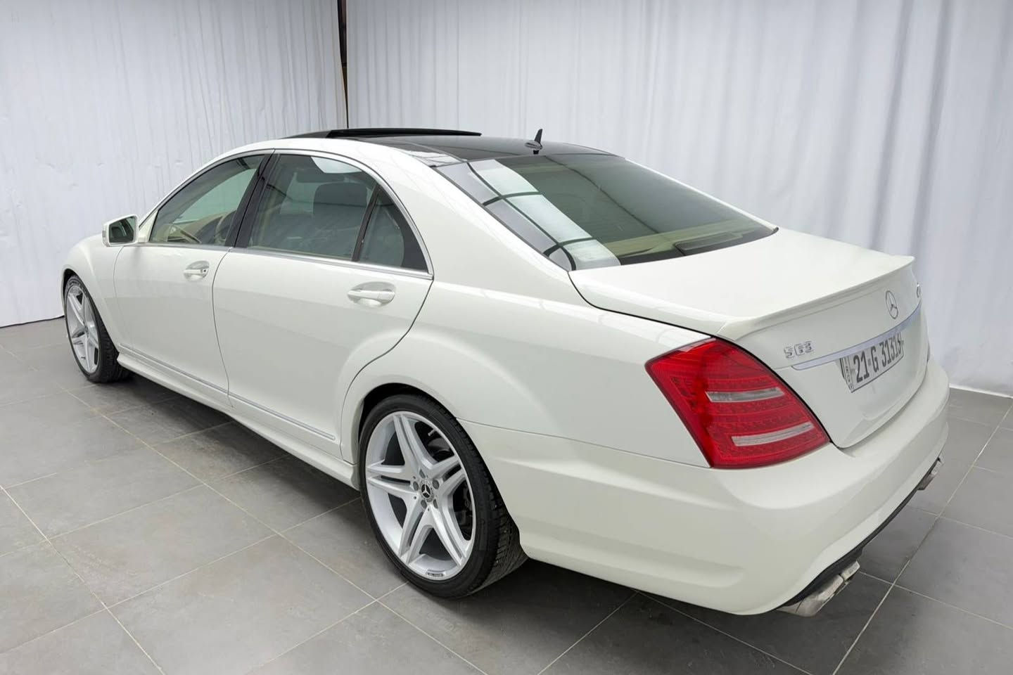 مارسیدس بێنز 2007 کامل کراوە 2013 
مواسەفات S 350 
132 هەزار کیلۆمەتر ڕۆیشتووە 
سەیارەکە کلین تایتڵ 
سندق شەفت 
کوشن سارد و گەرم 
برێک کارەبایی 
دوو بەسمەی شەریکەی لەگەڵ 
دەعامی بۆ دەعامی بەشەرت 
بێ بۆیاخ بێ سارد 
بەناوی خۆمەوەیە 

سـعـر : لە کۆمێنت داوابکە ڕاستەوخۆ بۆت دێت 📥 

گێر و مەکیەنەی بەشەرت 
هیچ کێشەیەکی تێدا نییە 

ژمارەی خاوەنەکەی 
***********
