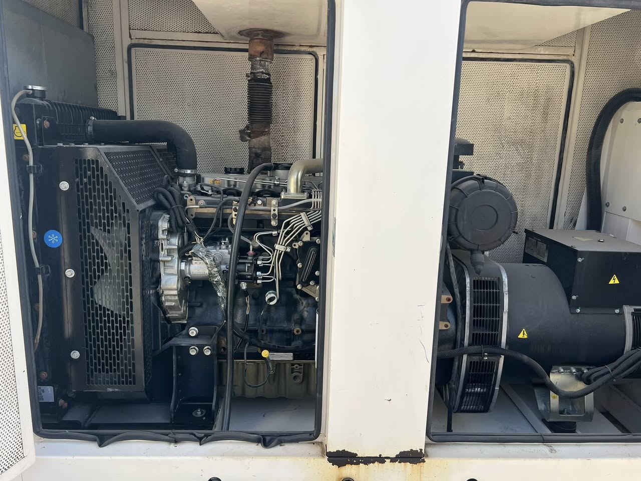 للبيع مولد بيرنكنز 135 كي في مستعمل مفتوحه تاخذها علشغل 3 ايام عل حمل ايشي بيها مرجوعه شرط الشغل كاتم جبيلي العنوان سامراء رقم هاتف 📞 ***********
