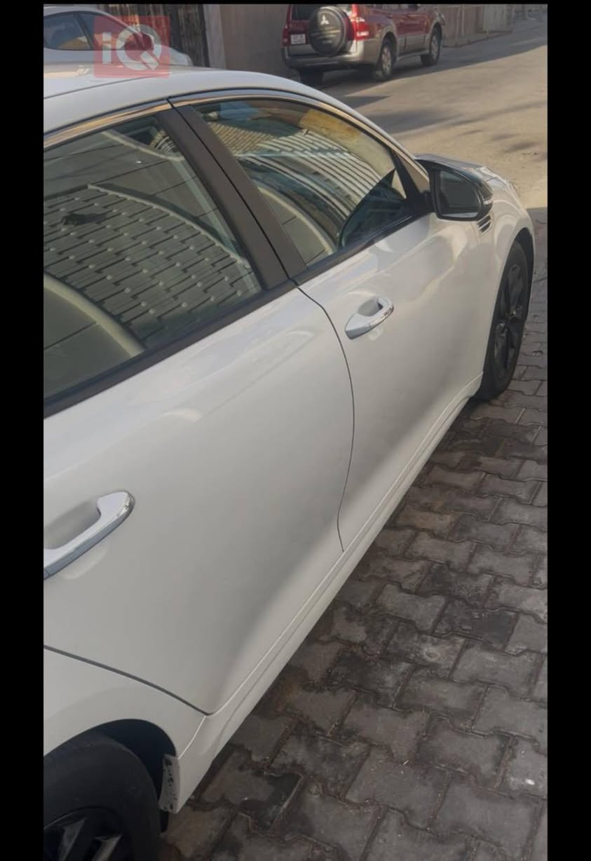 اوبتيما امريكي 2016
ضررها قبق جنطة وجاملغ خلفي 
وضرر بسيط بمقدمة البنيد 
بدون صبغ ع البارد 
كفالة مكينة وگير 
تخم تاير امامي جديد 
دوشمة جديدة 
ب 110 وبيها مجال 
هذه رقمي
***********
