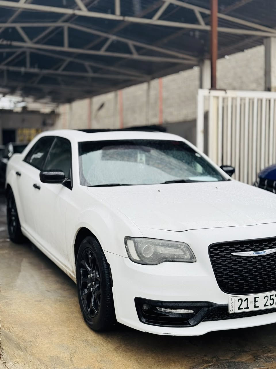 السلام عليكم
اوباما S فول بانوراما 
الموديل 2016 خليجي 
صبغ جاملغ امامي وحافه البنيد  بدون دواخل والسونار داخل المنشور 
سنويه جديد رقم سليمانيه 
شرط التحويل 
.
المواصفات
المحرك : V6 . 3.6L 
 پانوراما
شاشه كبير
مقاعد أمامية كهربائية عدد 2
تشغيل عن بعد 
قطعتين تبريد 
مقاعد جلد  
كاميرا خلفية 
كير شفت بالستيرن 
دخول ذكي (بصمة) 
السعر 235 وبيها مجال 
اتصل 
*********** 
بعقوبه
