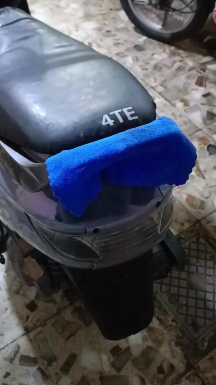 فراشة فحل حاوية للبيع 
المكان نجف 
رقم الهاتف *********** بي واتساب 
السعر 650 وبيه مجال
