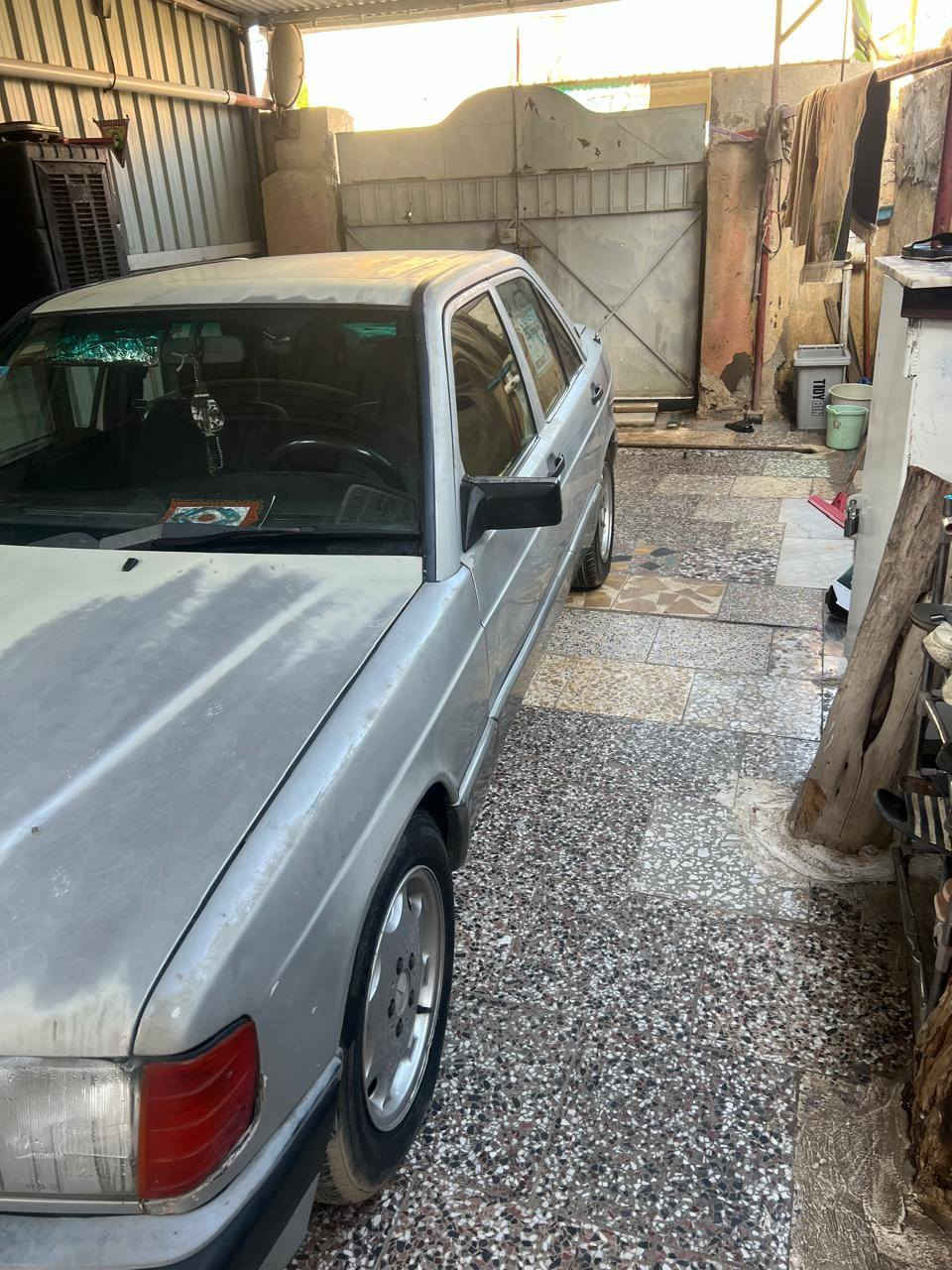 السلام عليكم مارسيدس طيارين 190 قصير موديل 1991 كير مكينه ٤سلندر بلادي السعر ٤٥ : ***********
