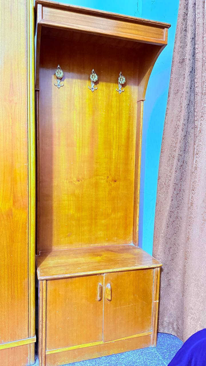 السلام عليكم
للبيع  غرفه أخشاب مستعمله 
سعر 750 وبيها مجال 
المكان بابل قضاء المحاويل ناحية الإمام 
للاستفسار الاتصال ***********
