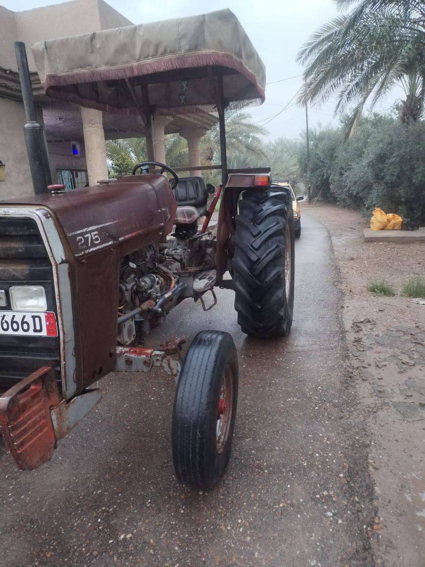 سلام عليكم مكينه فوركسن حجم ٢٧٥ موديل ٨١ مكفوله كفالة عامه على وضع شركه محرك كير اكسن هودرليك كله شرط كهربائيات كلها شقاله  معروضه 14  وشراي يدلل ***********
