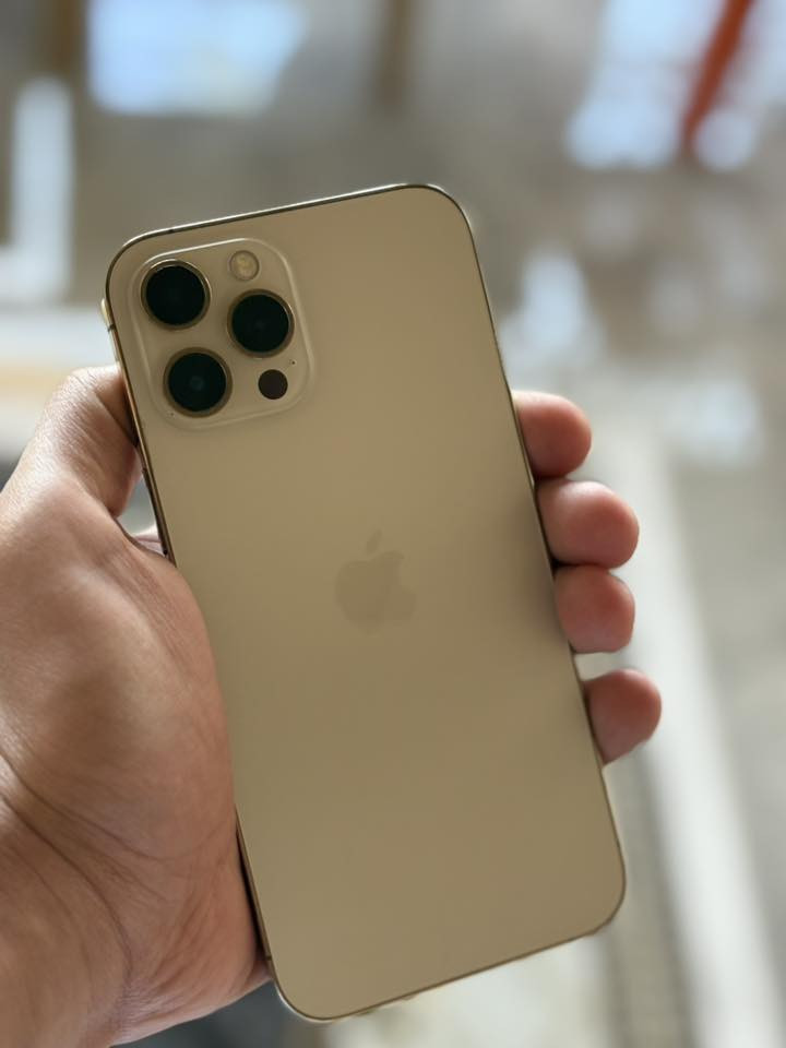 IPHONE 12 PRO MAX
آيفون ١٢ pro max للبيع
تفاصيل الجهاز :
بطارية : 81٪؜🔋 
نموذج :  LL  ) M  )
جهاز نظيف جدا 💯

السعر : 350 

للاستفسار : 
*********** 
مكان الجهاز موصل الأيسر
