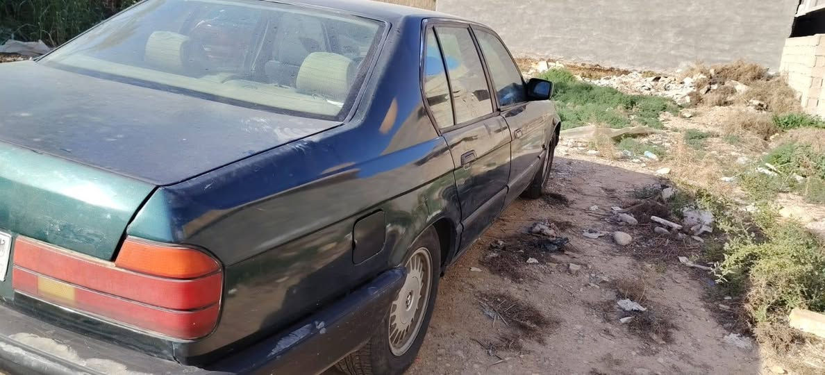 السلام عليكم اخوان بي ام للبيع 735 مكينه وكير جديد السياره شوف العين صدرها ما اكلك 100/100 
لا يريد تلحيض موديل 92 جاهزه السياره سياره رقم بابل ألماني تحويل ثاني يوم مشروع وطني وين ماجان تحول مكانه واسط الصويره رقم الهاتف ***********
واتساب ***********
